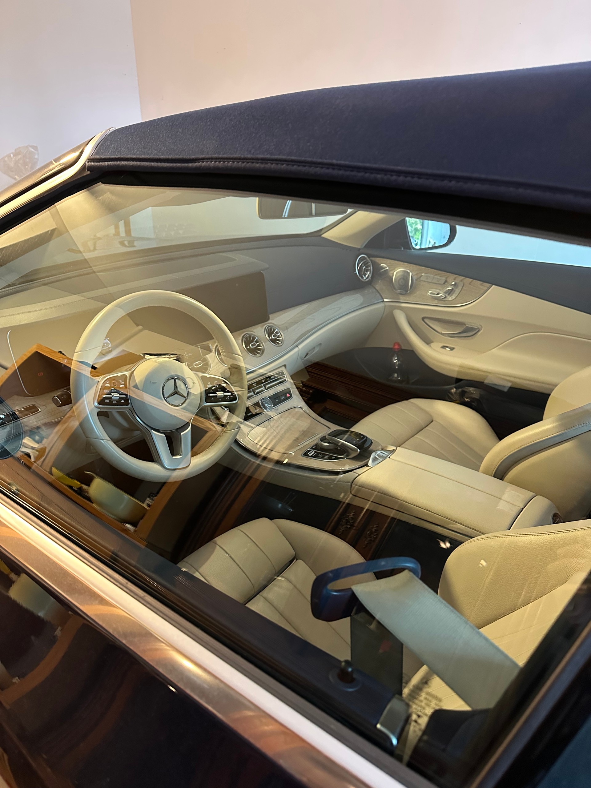 MERCEDES-BENZ E 200 4Matic Mild Hybrid, avec pneu hiver, garantie & entretien-image-1