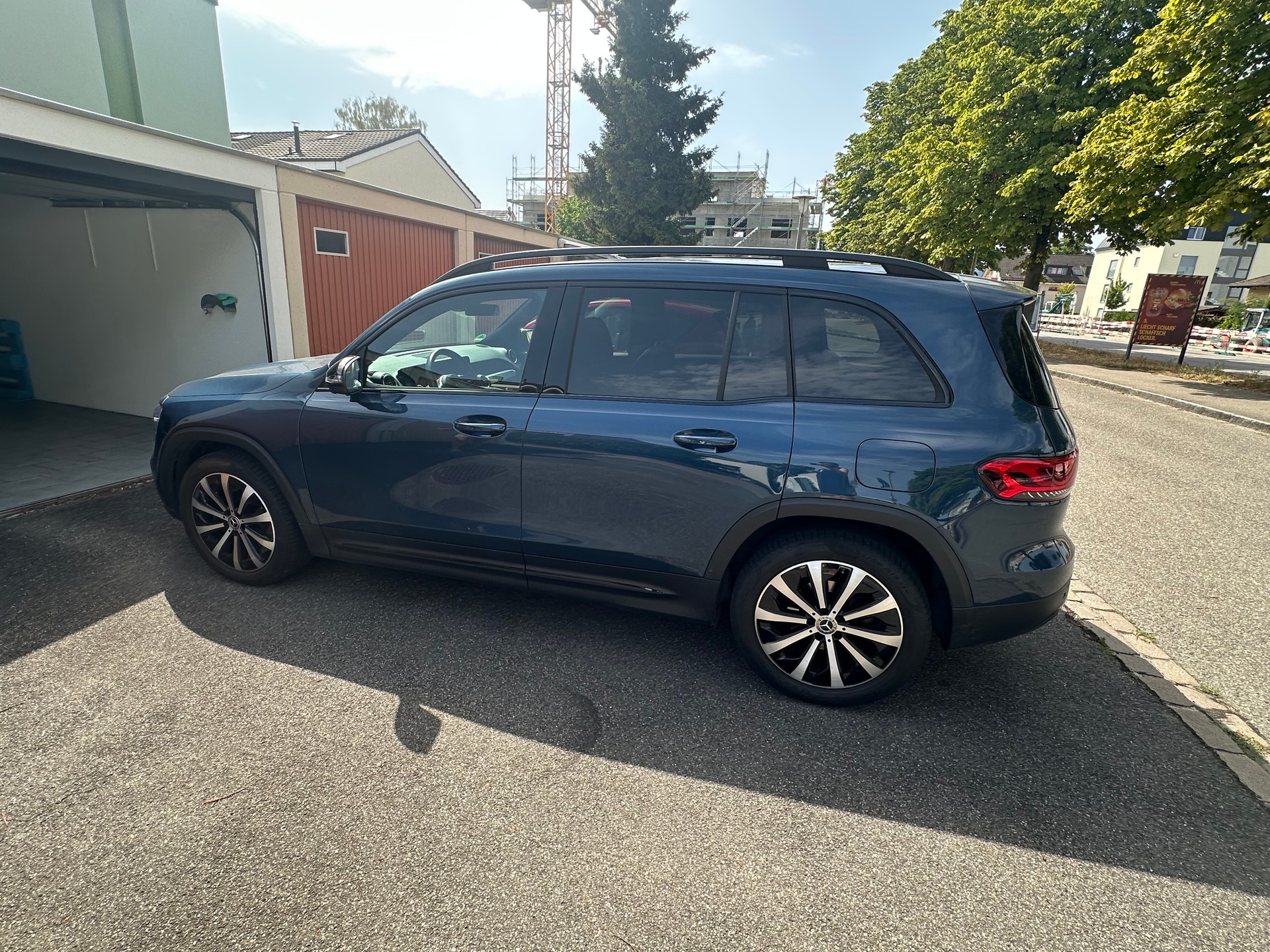 MERCEDES-BENZ GLB 200