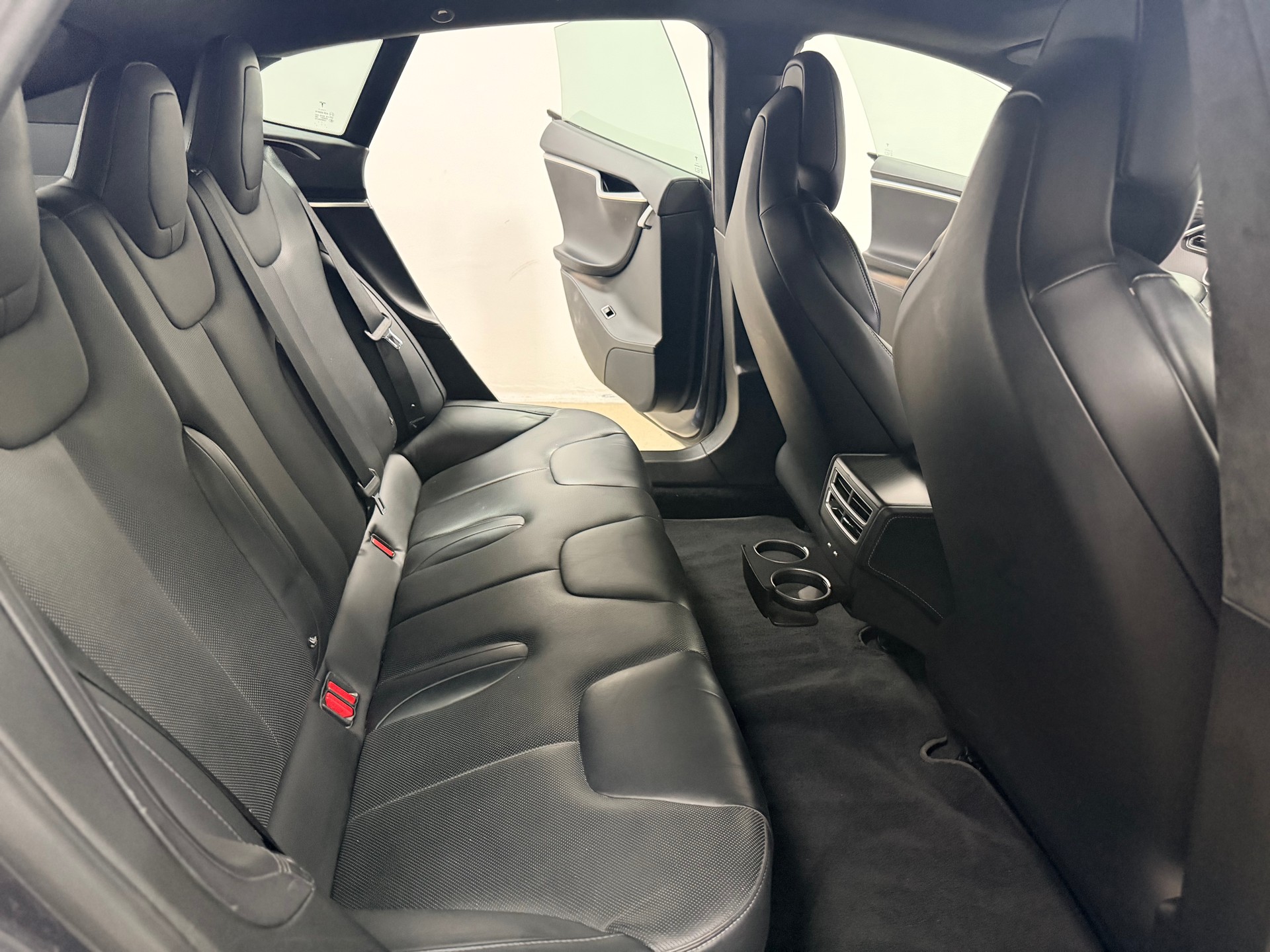 TESLA Model S 90 D 524 PS-image-6