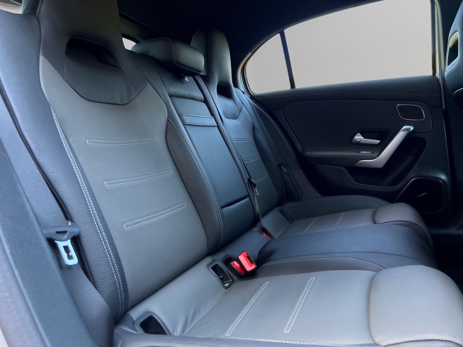 MERCEDES-BENZ A 35 AMG 4Matic Speedshift-image-25