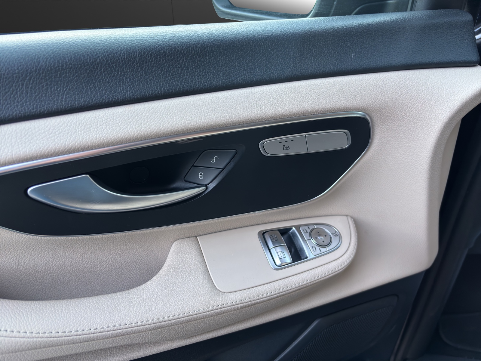 MERCEDES-BENZ V 250 d lang Avantgarde 4Matic G-Tronic-image-10