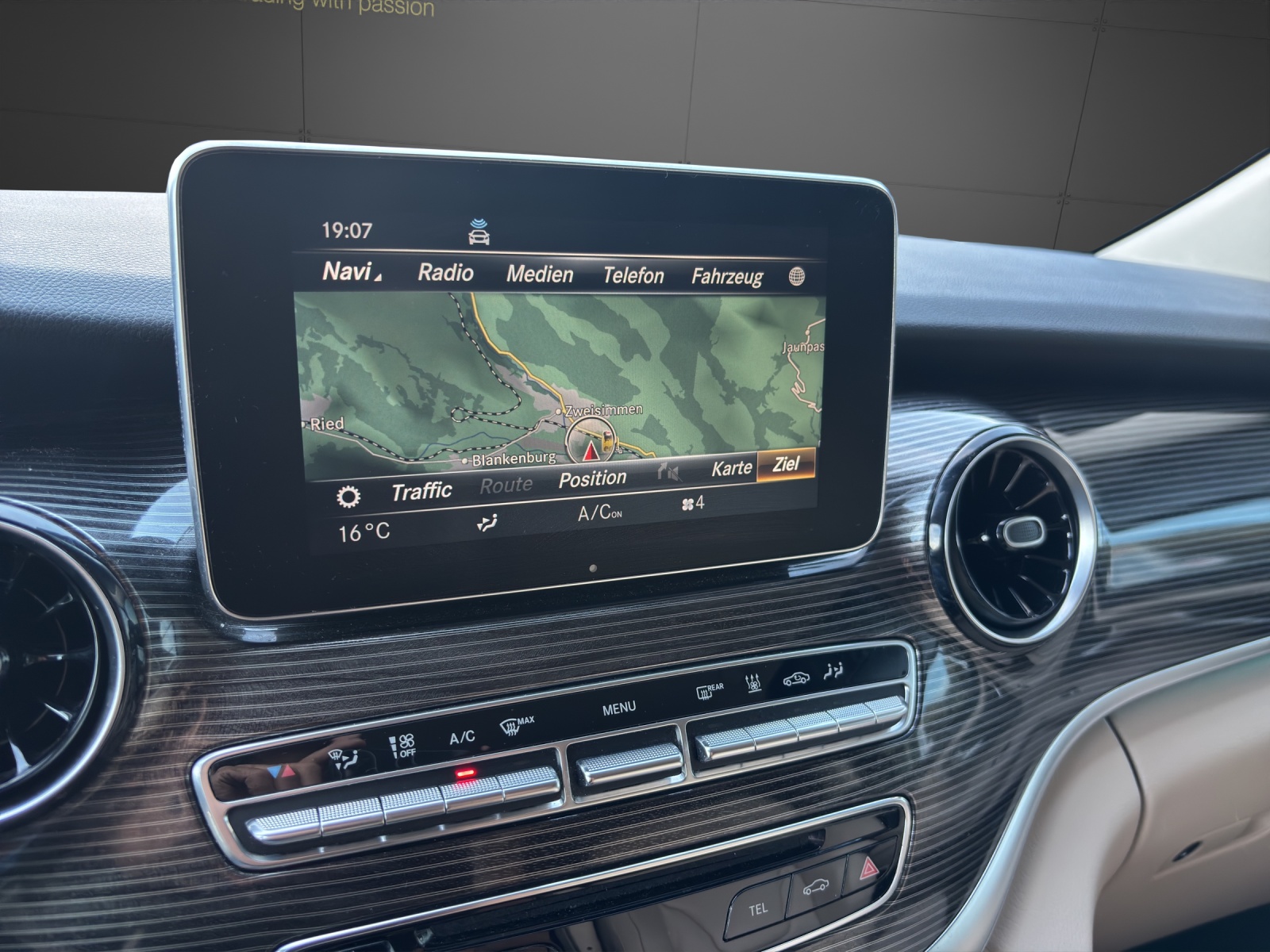 MERCEDES-BENZ V 250 d lang Avantgarde 4Matic G-Tronic-image-8