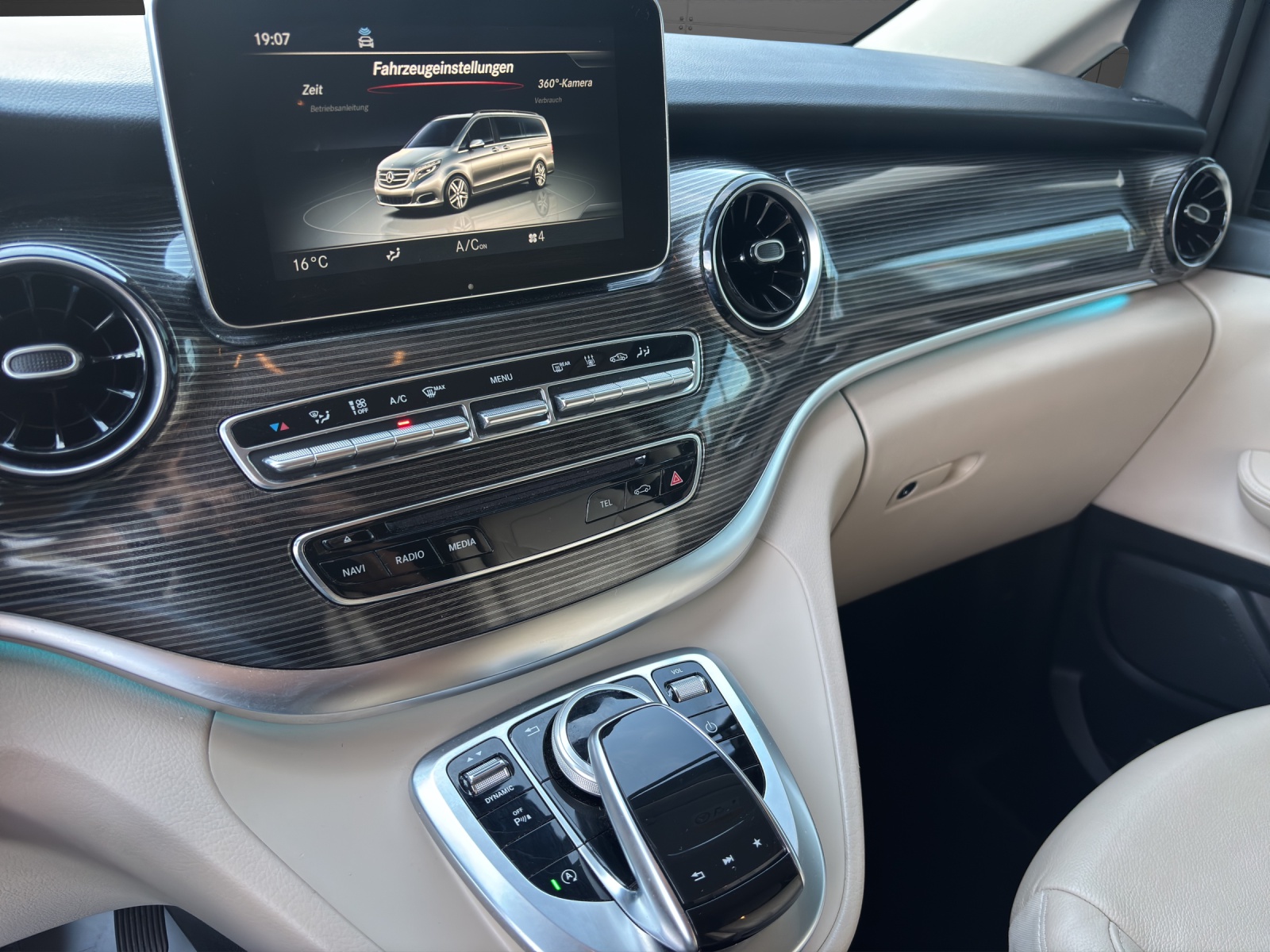 MERCEDES-BENZ V 250 d lang Avantgarde 4Matic G-Tronic-image-5