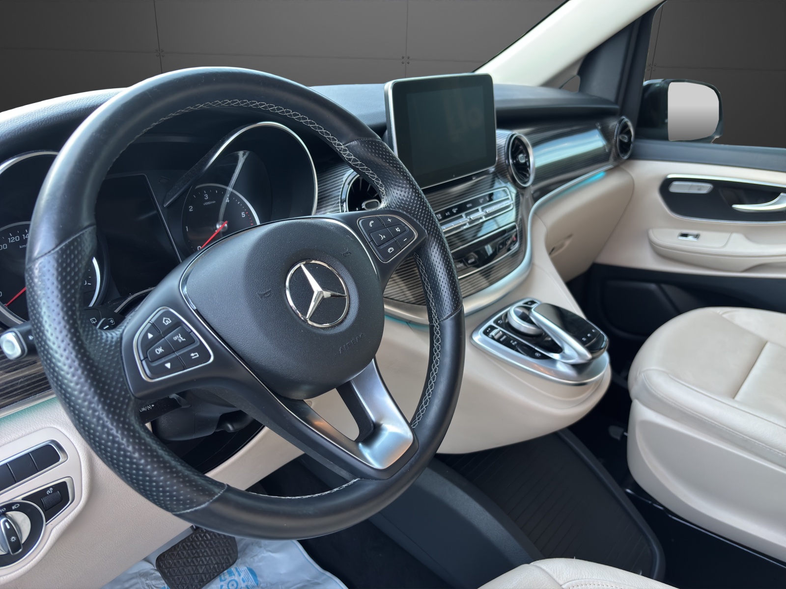 MERCEDES-BENZ V 250 d lang Avantgarde 4Matic G-Tronic-image-4