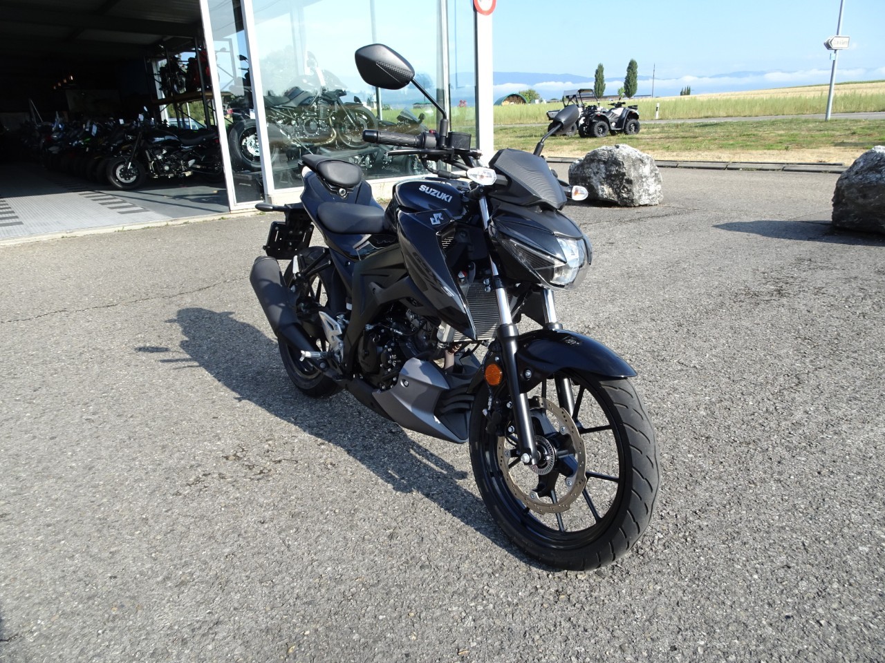 SUZUKI GSX-S 125 Basse-image-1