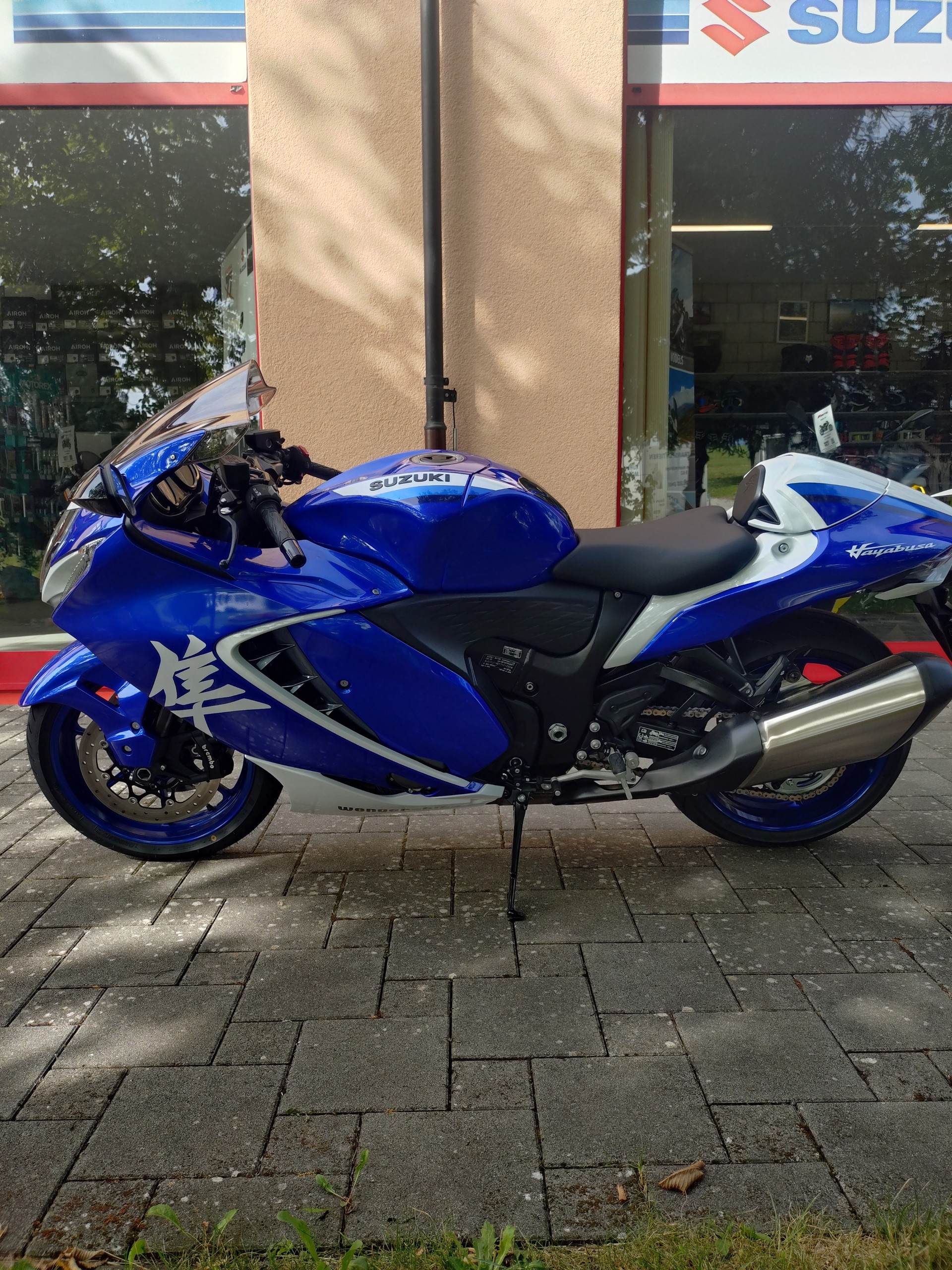 SUZUKI GSX 1300R Hayabusa-image-1