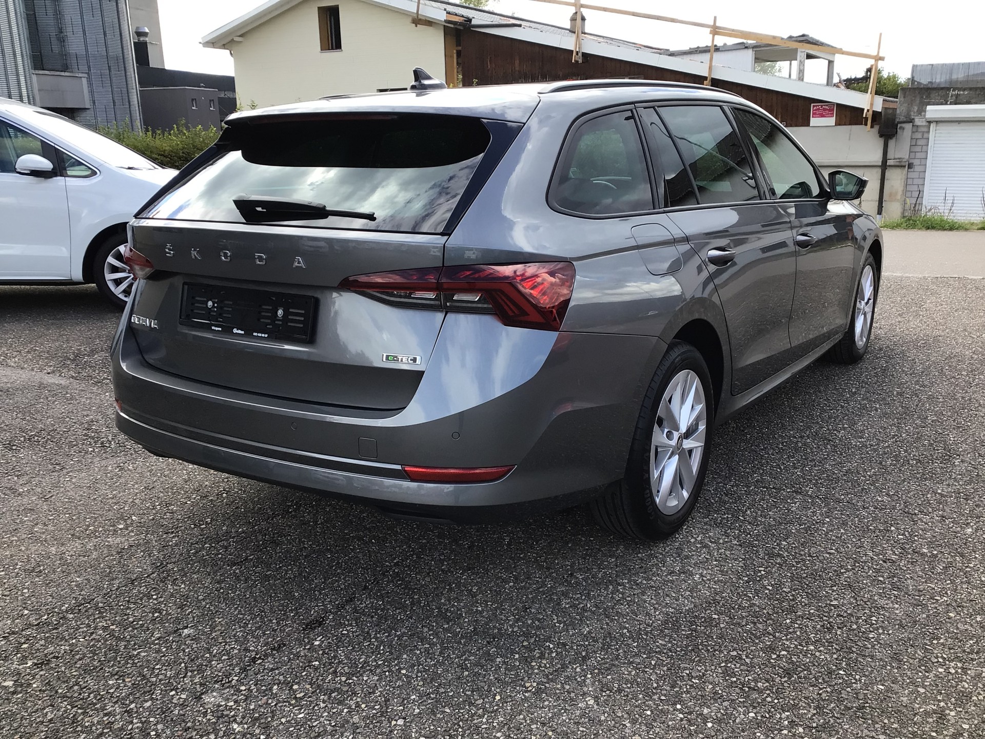SKODA Octavia Combi 1.5 TSI mHEV DSG Style-image-12