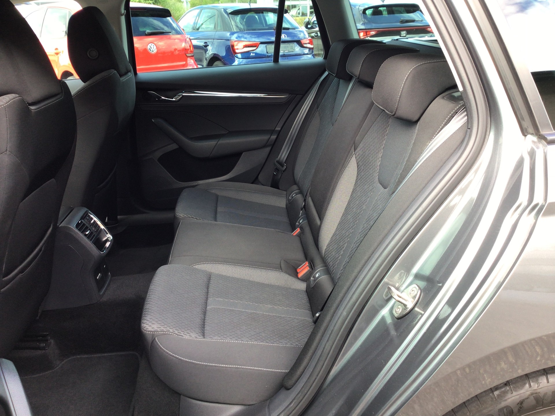 SKODA Octavia Combi 1.5 TSI mHEV DSG Style-image-6