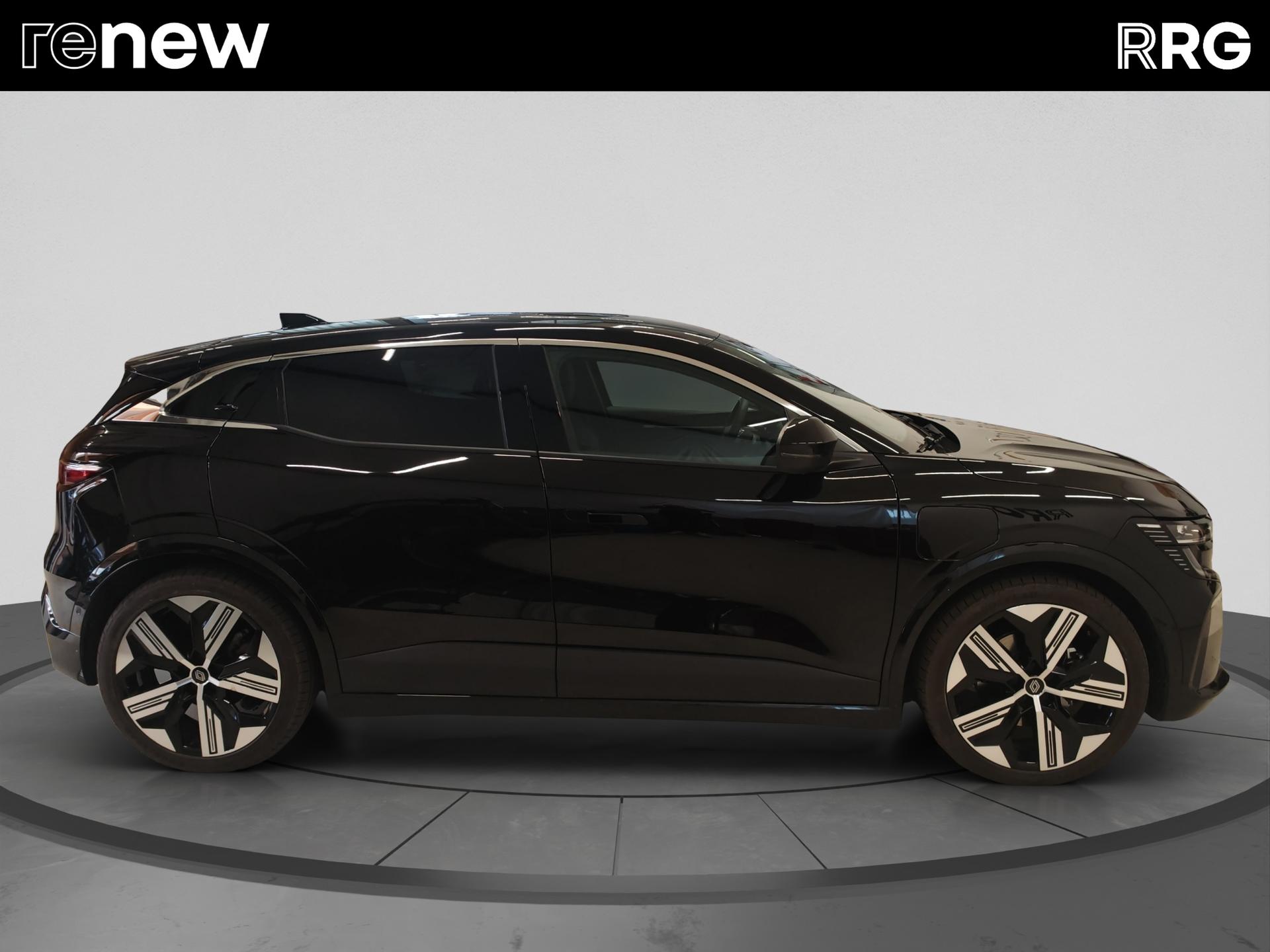 RENAULT Mégane E-TECH EV60 Iconic-showroom-element-1