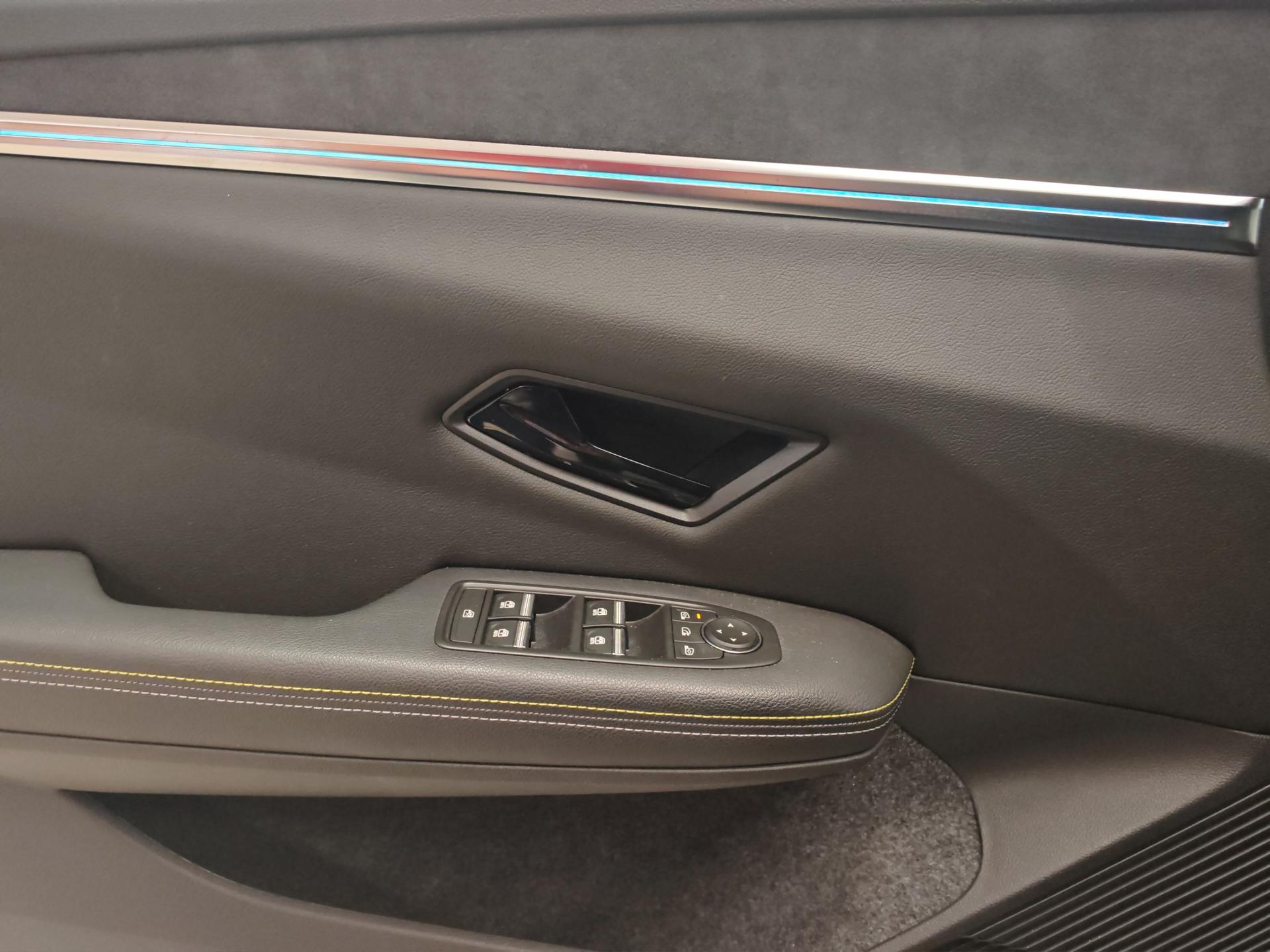 RENAULT Mégane E-TECH EV60 Iconic-image-16