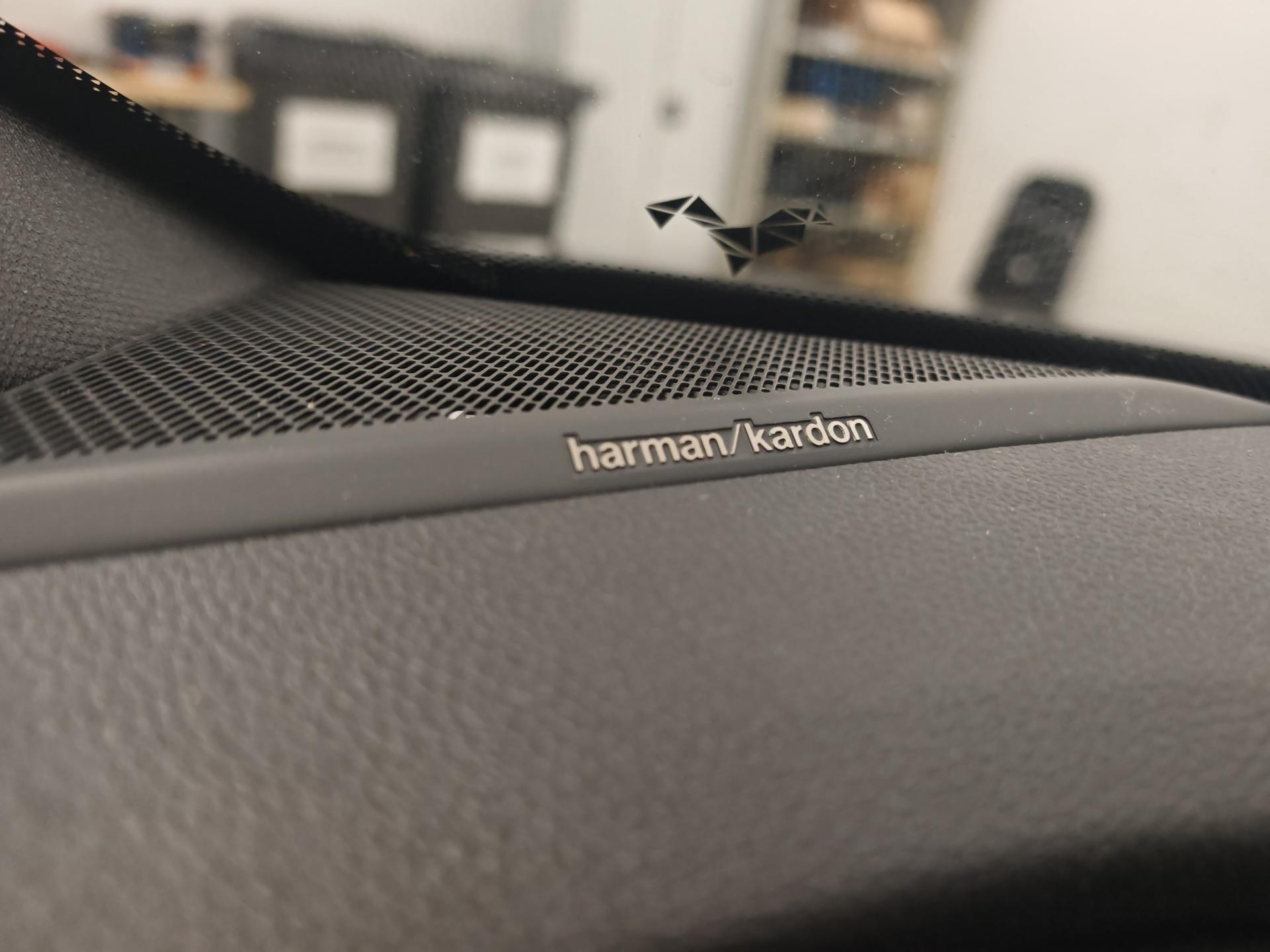 RENAULT Mégane E-TECH EV60 Iconic-image-19