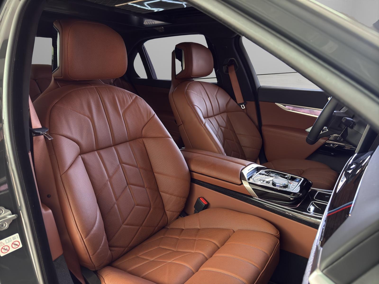 BMW i7 G70 xDrive60 M-SportPaketPro-image-18