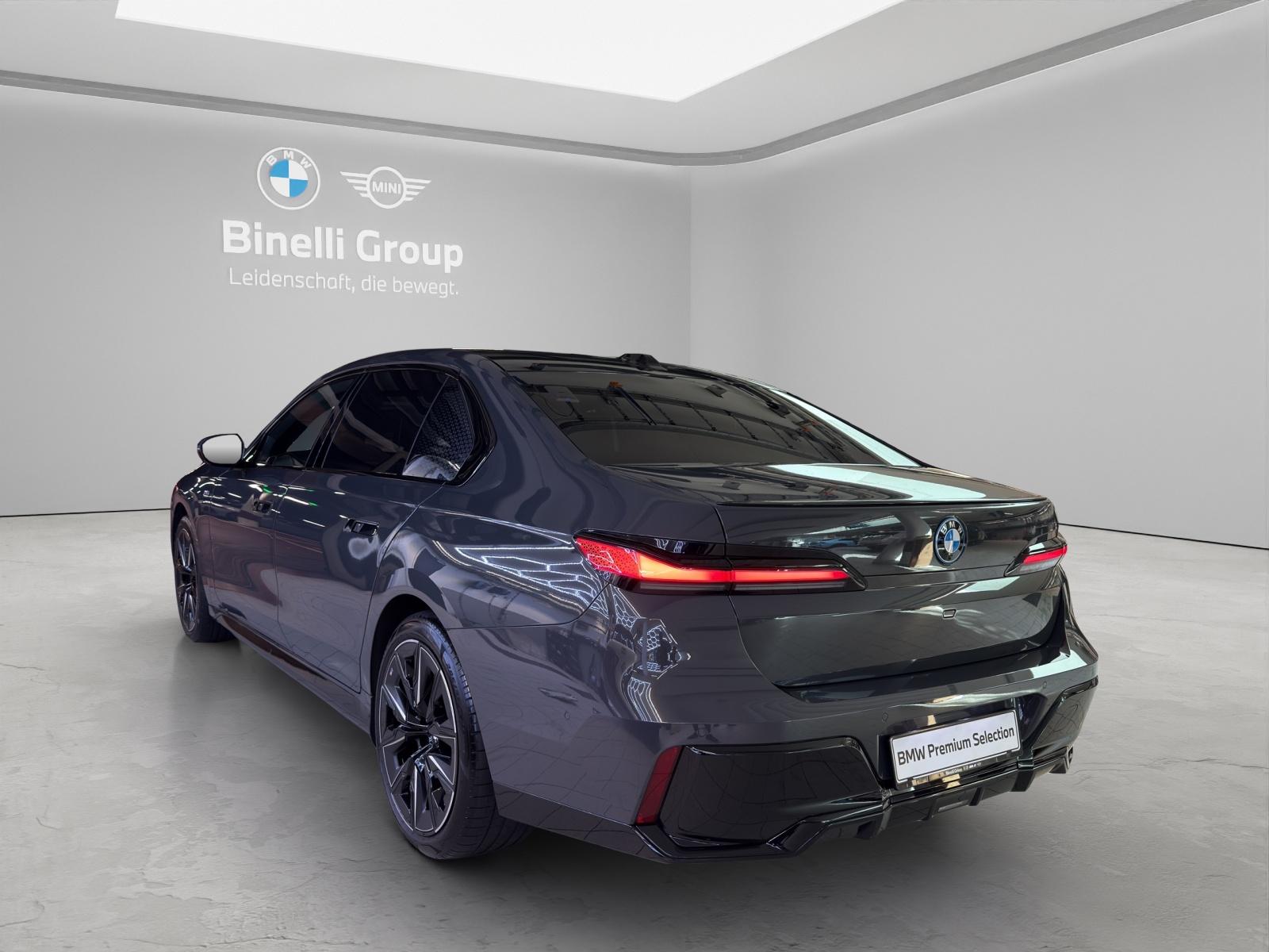 BMW i7 G70 xDrive60 M-SportPaketPro-showroom-element-3
