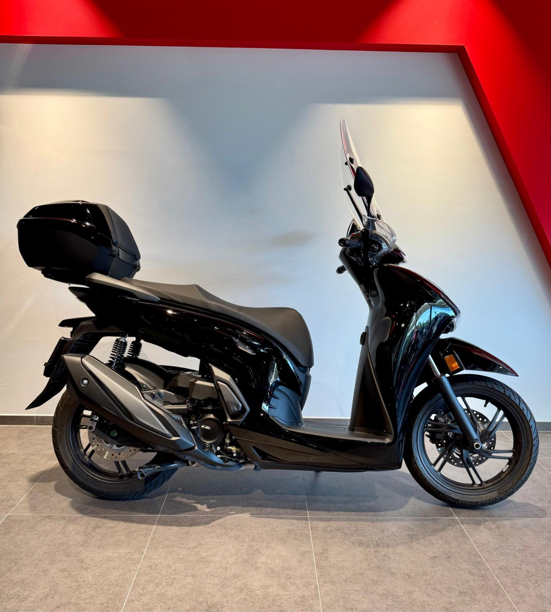 HONDA SH 350 Sporty Smart Top Box-image-1