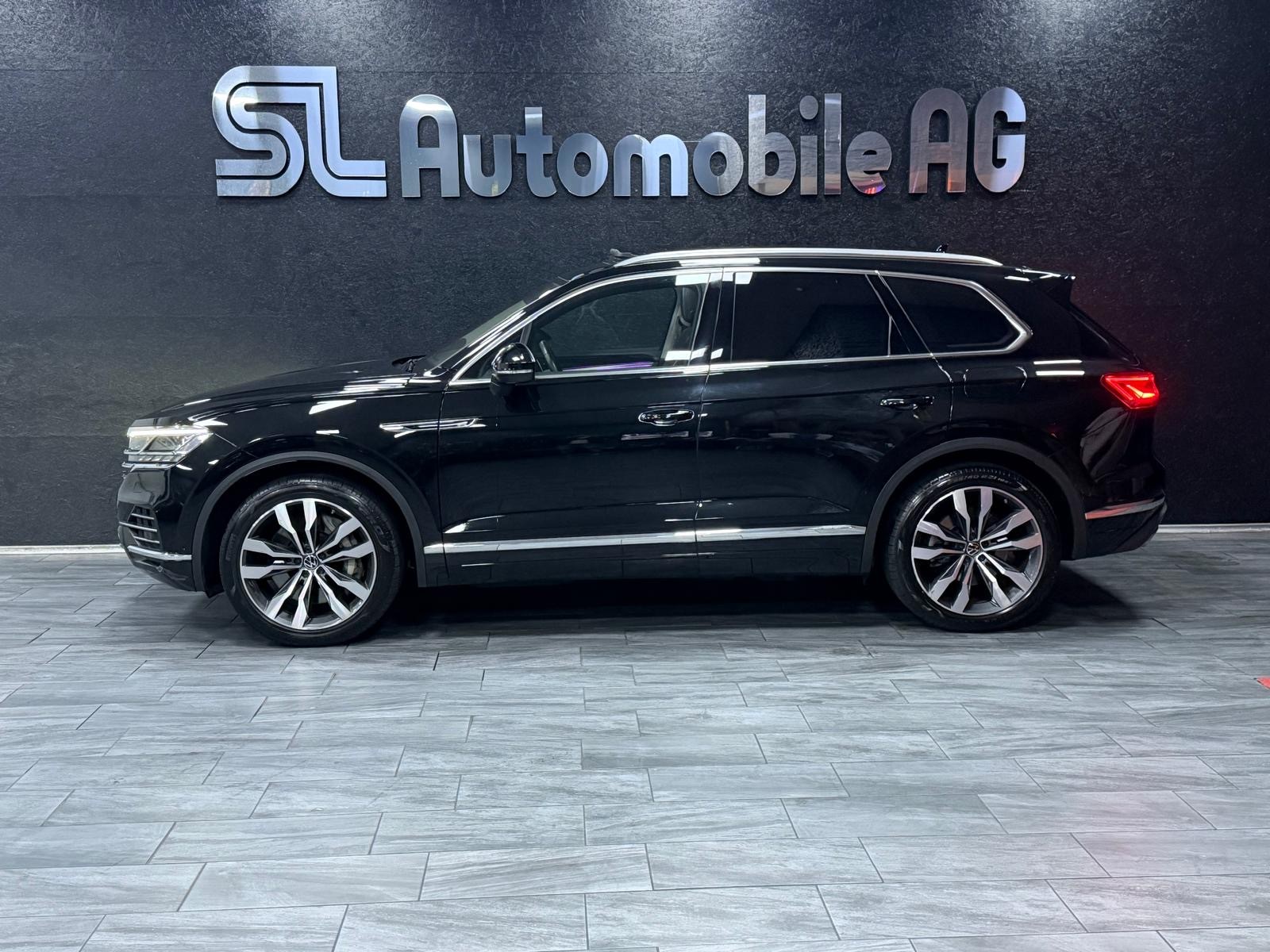VW Touareg 3.0 TSI eHybrid Elegance Tiptronic / Panorama-showroom-element-3