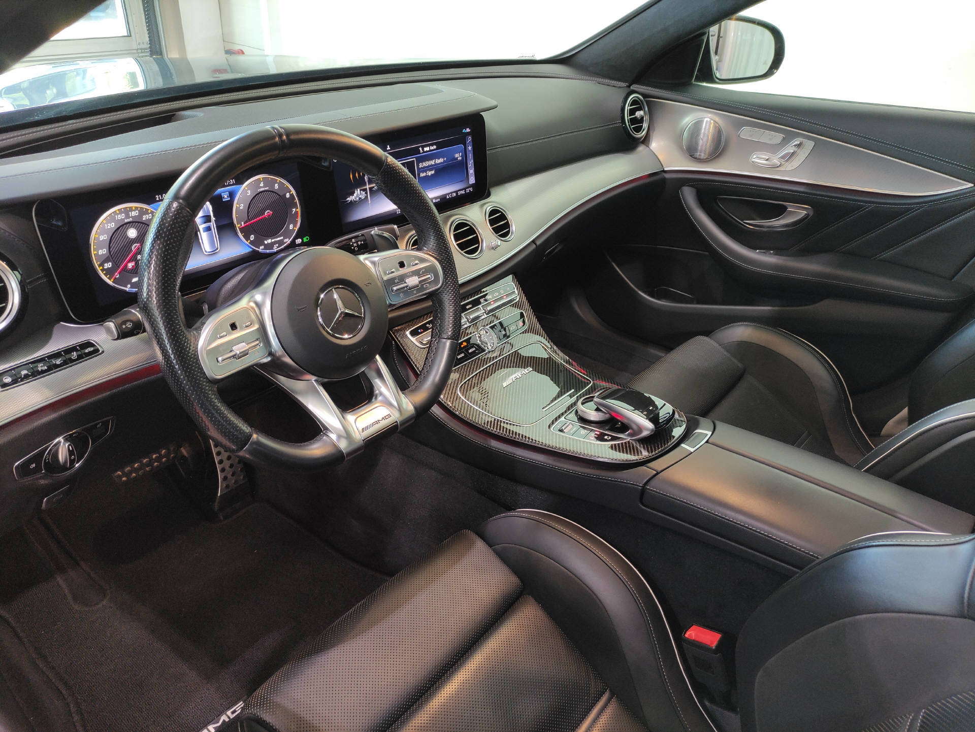 MERCEDES-BENZ E 63 S AMG 4matic+ Kombi-showroom-element-3