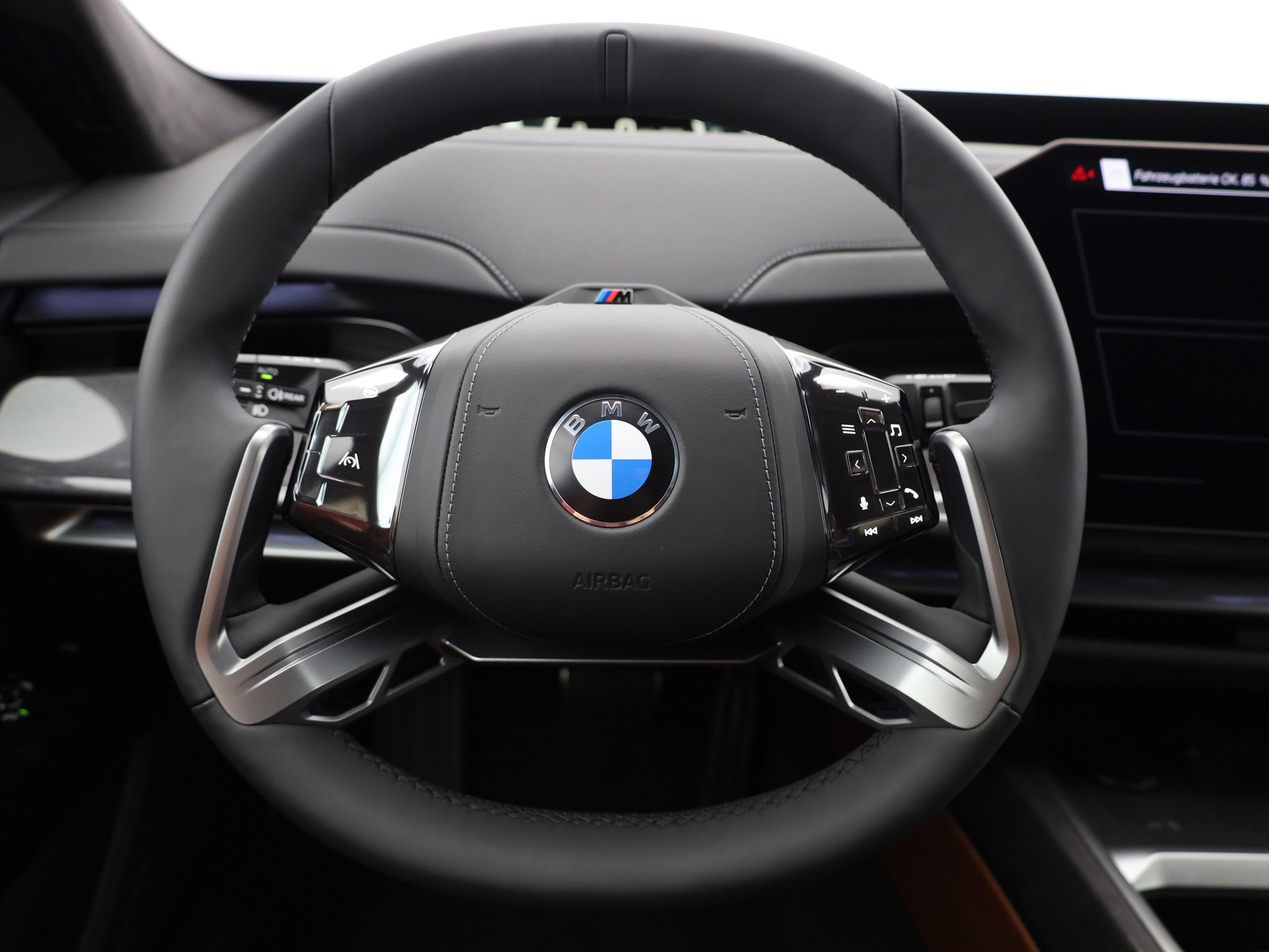 BMW i7 G70 xDrive60-image-21