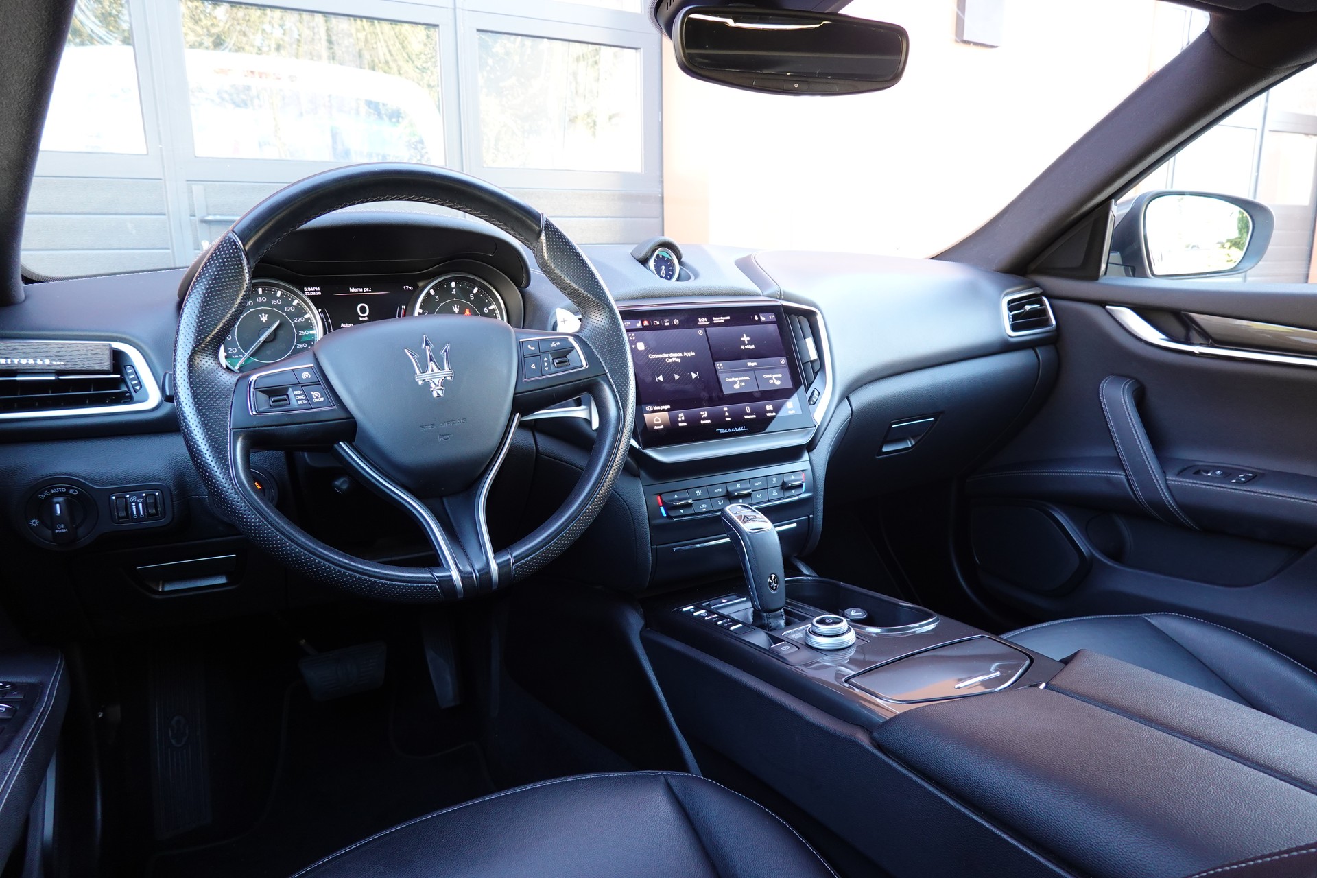 MASERATI Ghibli 2.0 Hybrid GT "* CH Auto * Tempomat * Camera recul * Sièges Electriques/mémoire * Toit Ouvrant * Phares LED *"-image-12