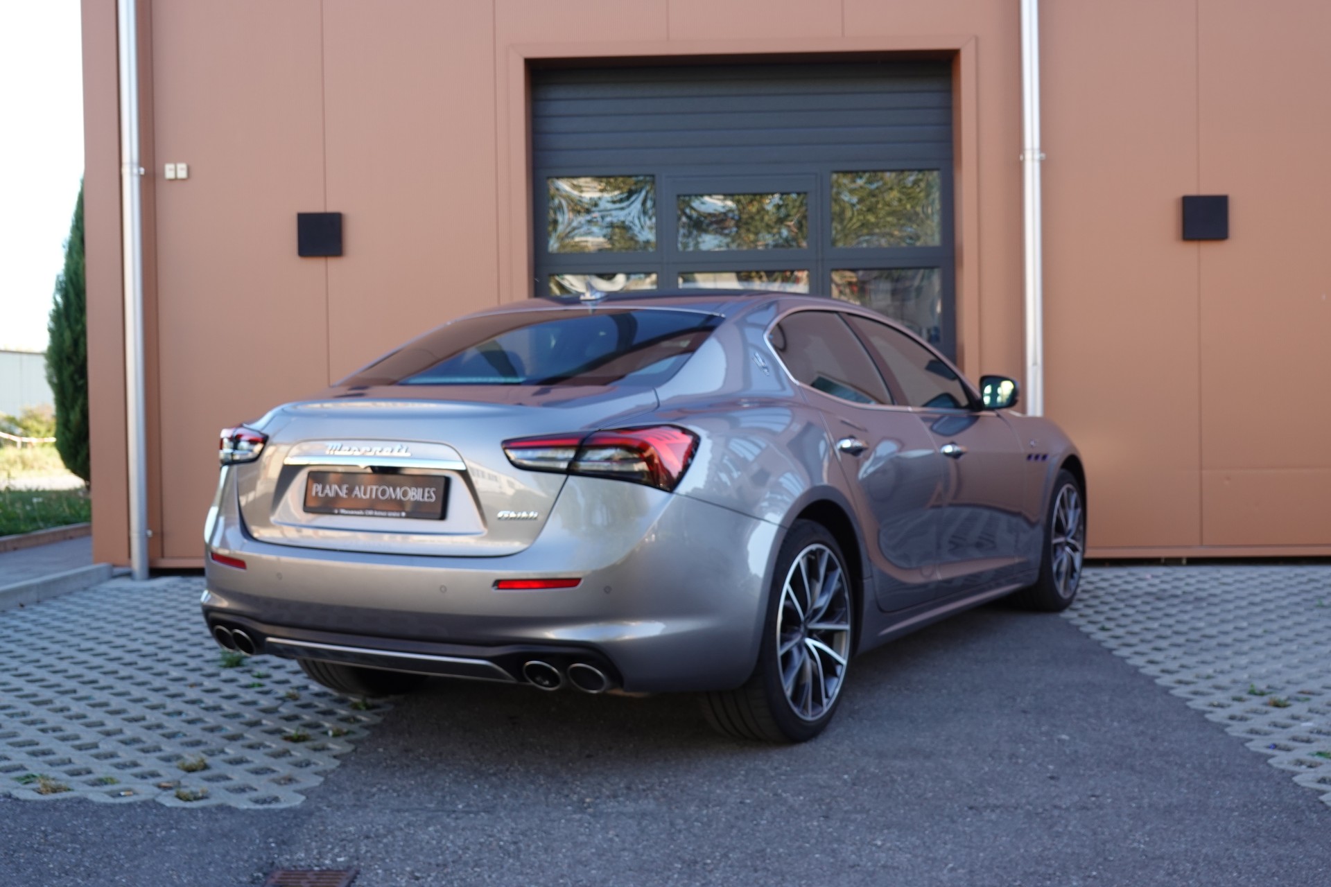 MASERATI Ghibli 2.0 Hybrid GT "* CH Auto * Tempomat * Camera recul * Sièges Electriques/mémoire * Toit Ouvrant * Phares LED *"-image-7