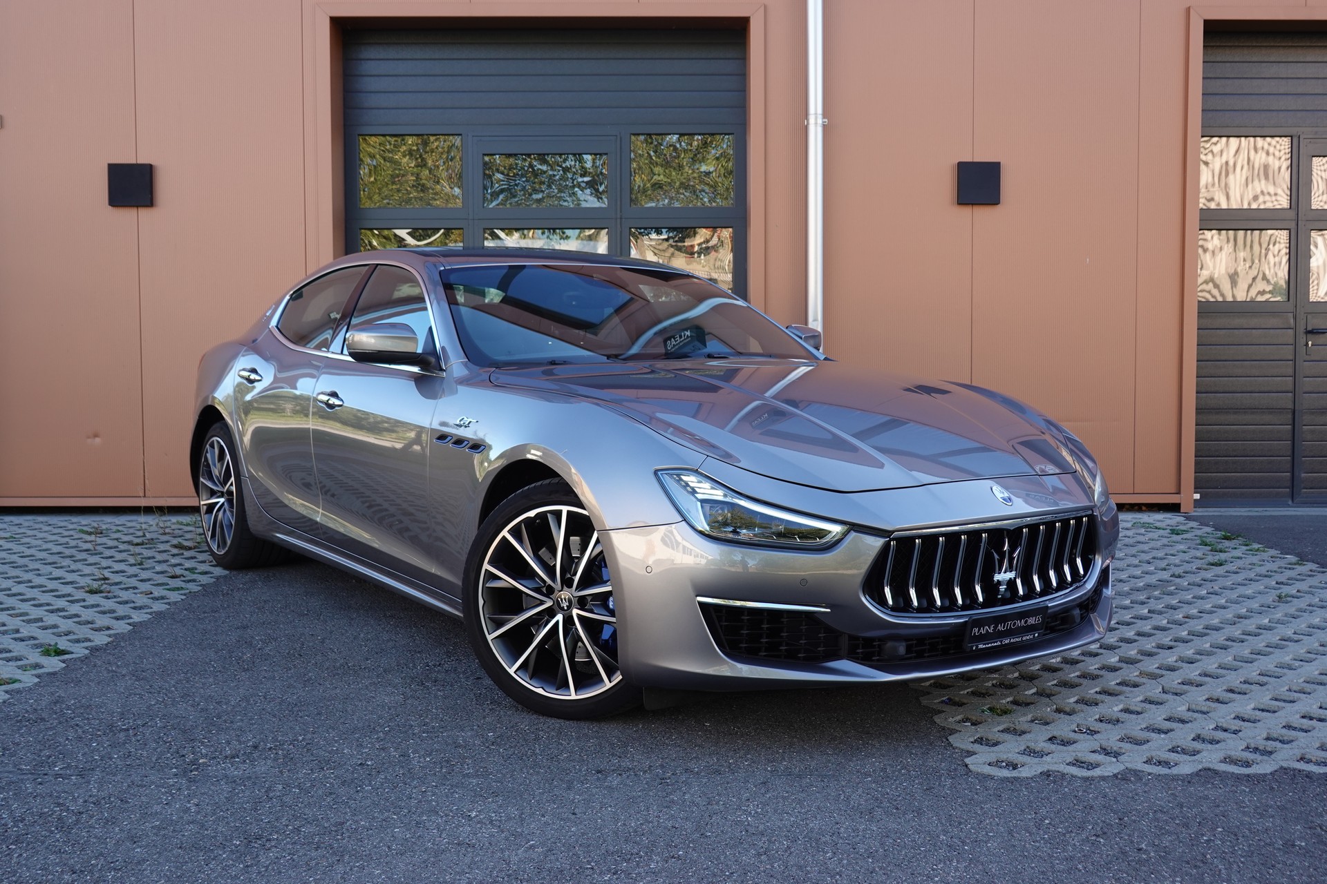 MASERATI Ghibli 2.0 Hybrid GT "* CH Auto * Tempomat * Camera recul * Sièges Electriques/mémoire * Toit Ouvrant * Phares LED *"