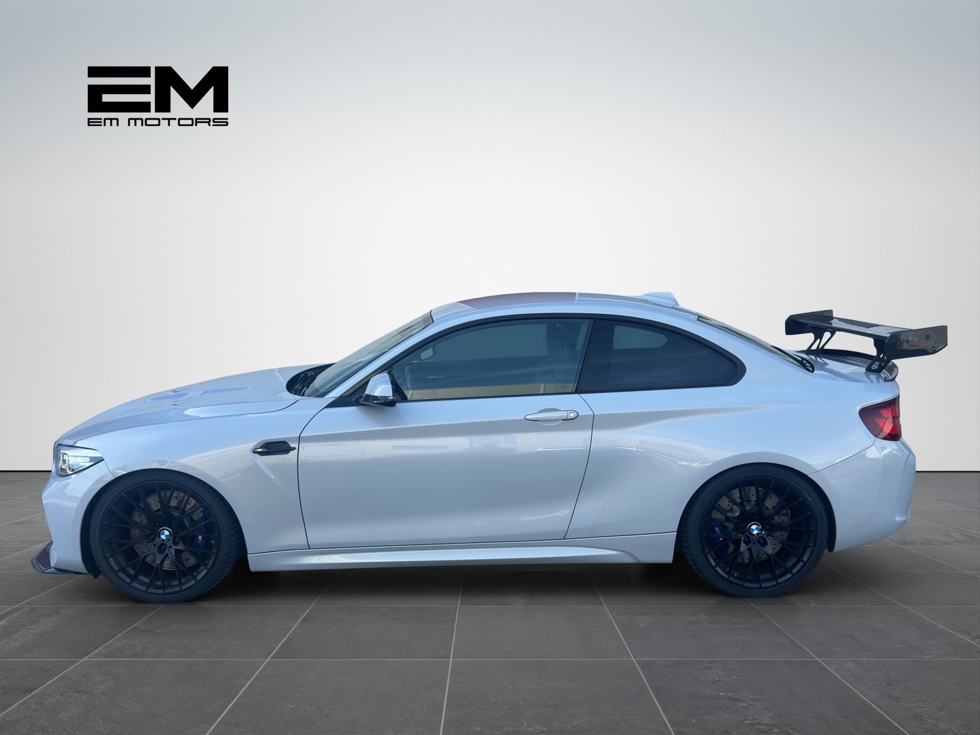 BMW M2 Competition Drivelogic-showroom-element-2