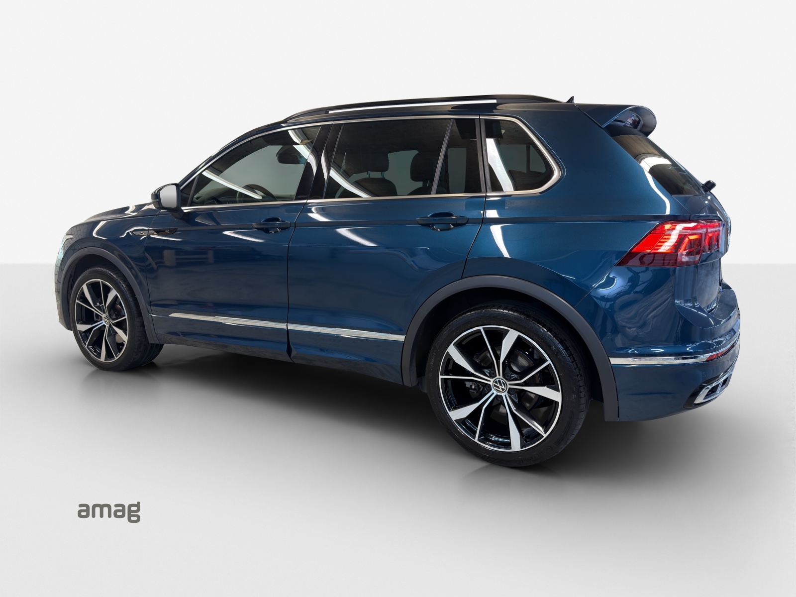 VW Tiguan 2.0TSI R-Line 4Motion DSG-showroom-element-2