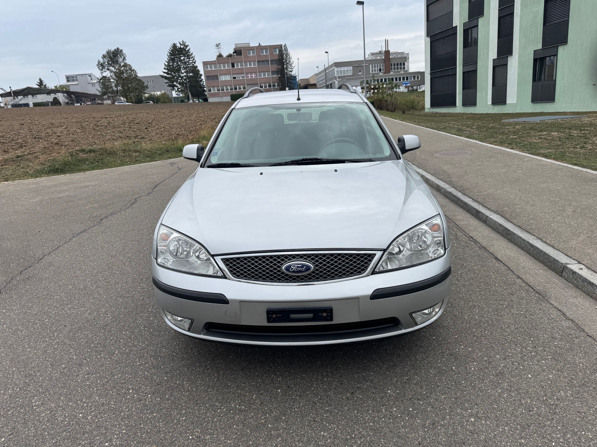 FORD Mondeo 2.0i 16V Ghia