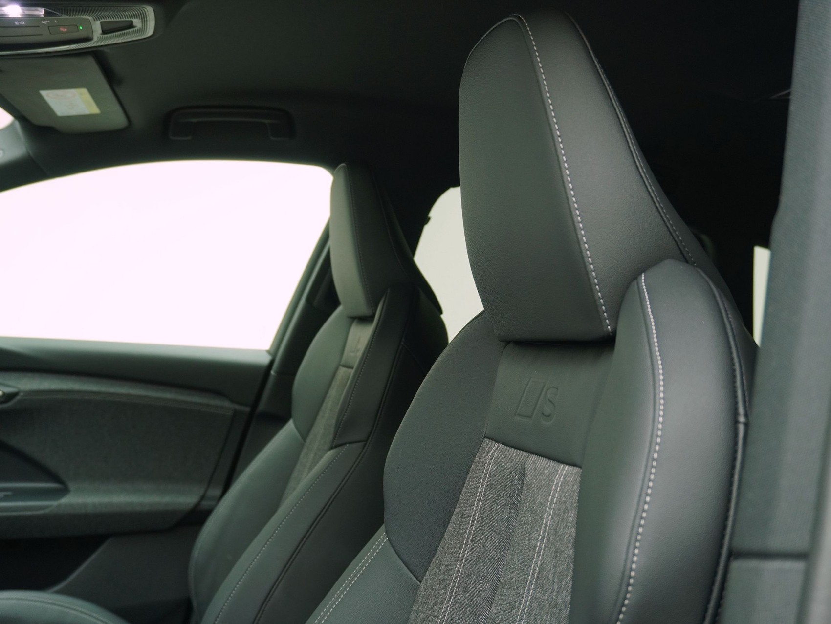 AUDI Q6 e-tron S line quattro **Audi Werksgarantie bis 02/2031**-image-12
