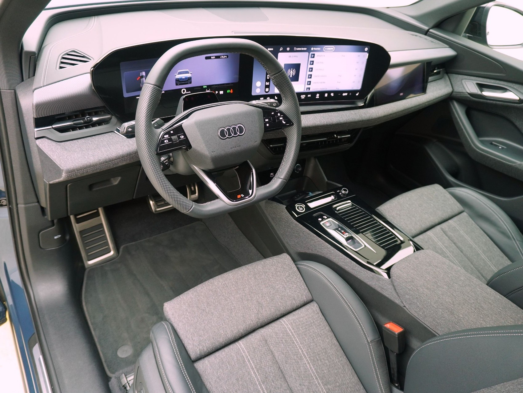 AUDI Q6 e-tron S line quattro **Audi Werksgarantie bis 02/2031**-image-11