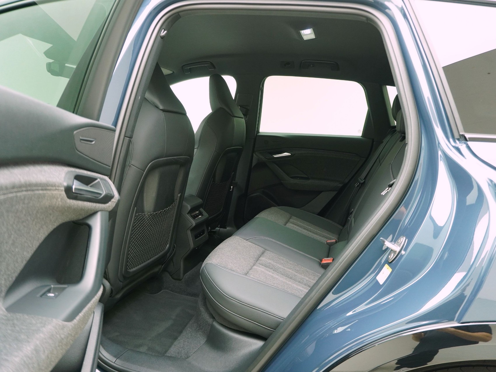 AUDI Q6 e-tron S line quattro **Audi Werksgarantie bis 02/2031**-image-14