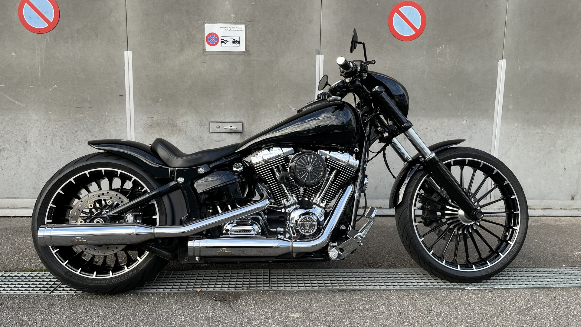 HARLEY-DAVIDSON FXSB Breakout 103 ABS-image-0