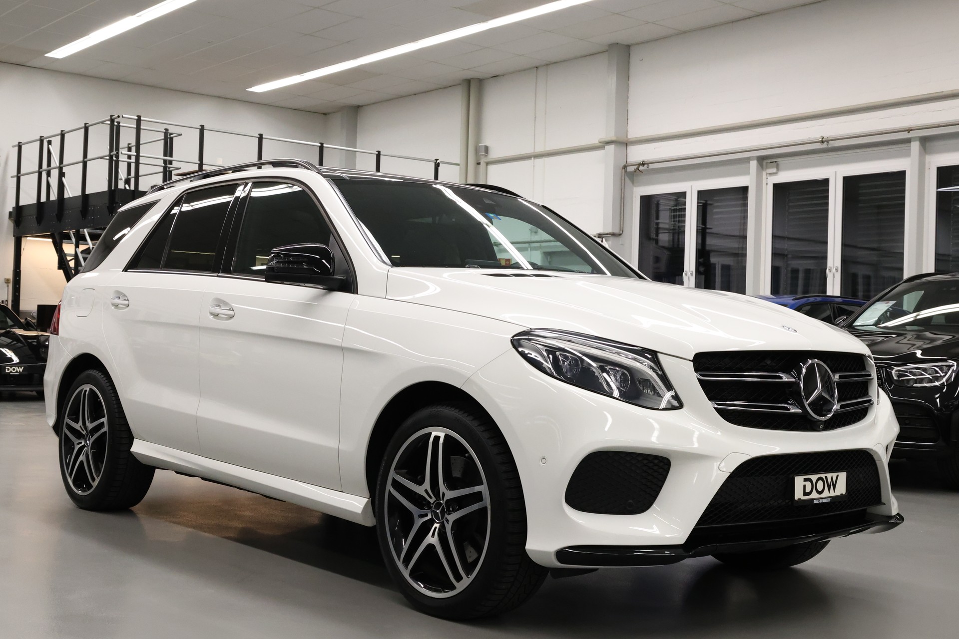 MERCEDES-BENZ GLE 400 V6-showroom-element-1