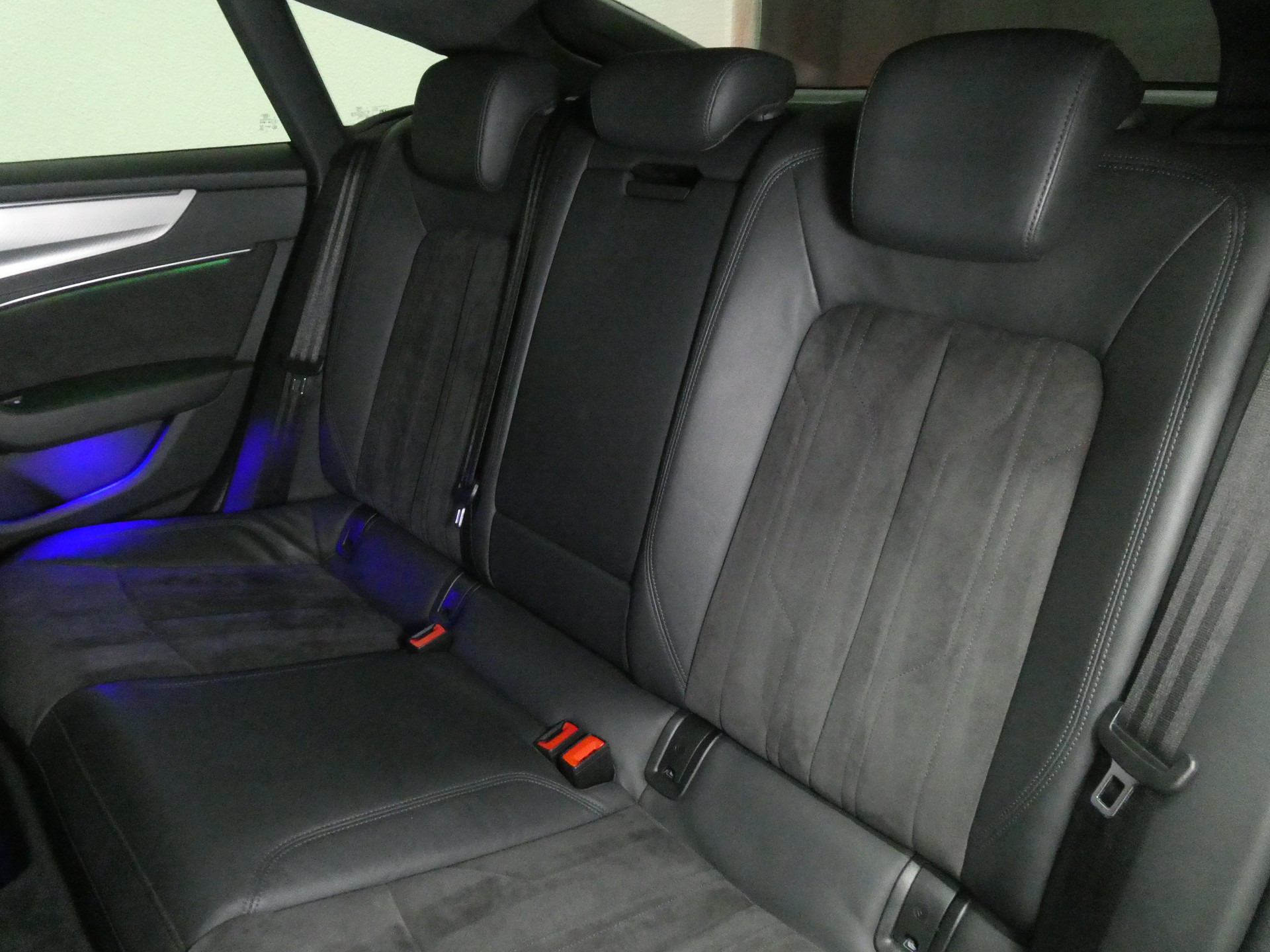 AUDI A7 Sportback 50 TDI S-line quattro S-tronic - Matrix LED - Leder/Alcantara - B&O - 360° Kamera - AHK - 286 PS-image-12