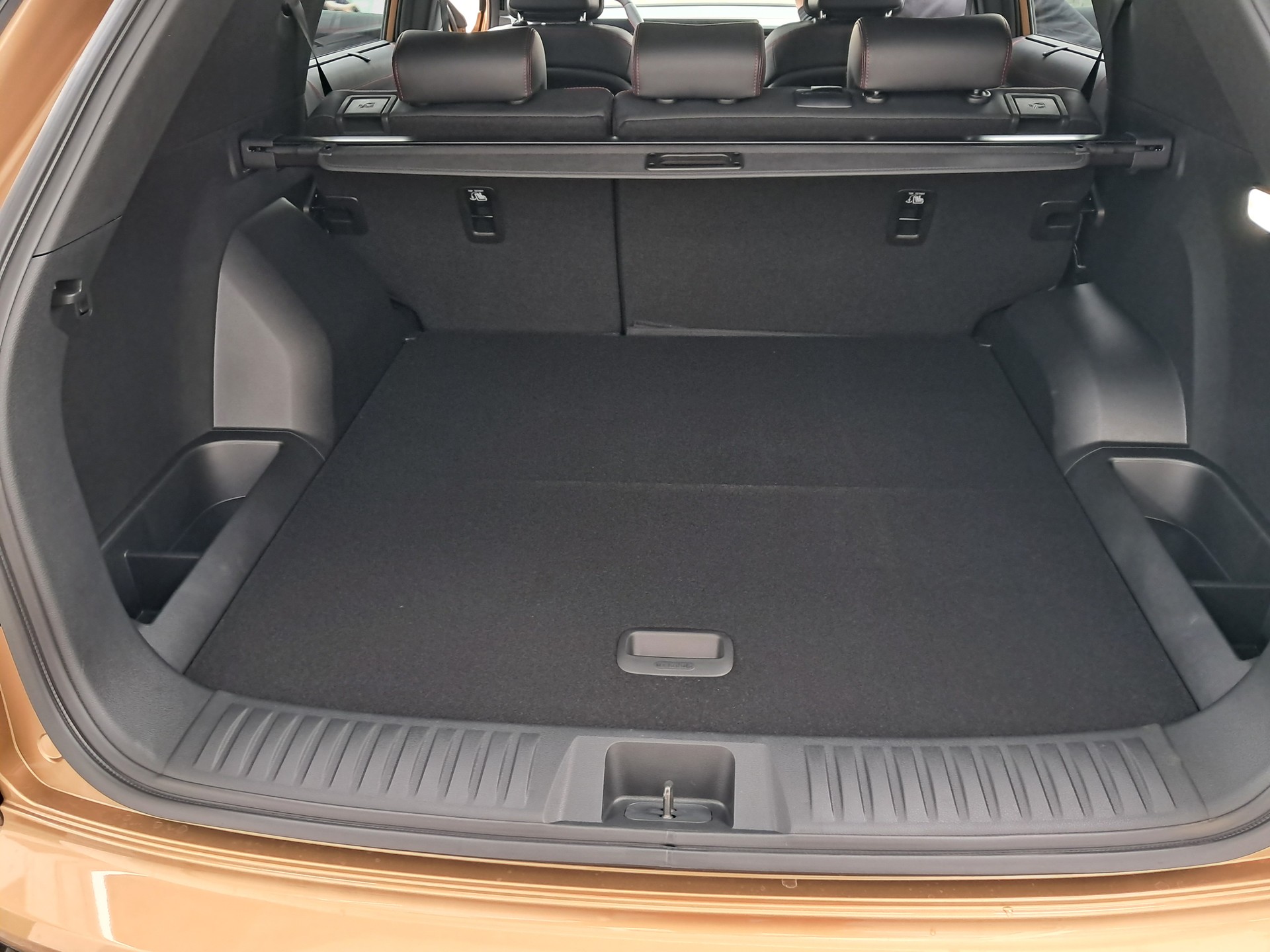 KGM-SsangYong Actyon 1.5 T GDI First Edition 4WD AT-image-17