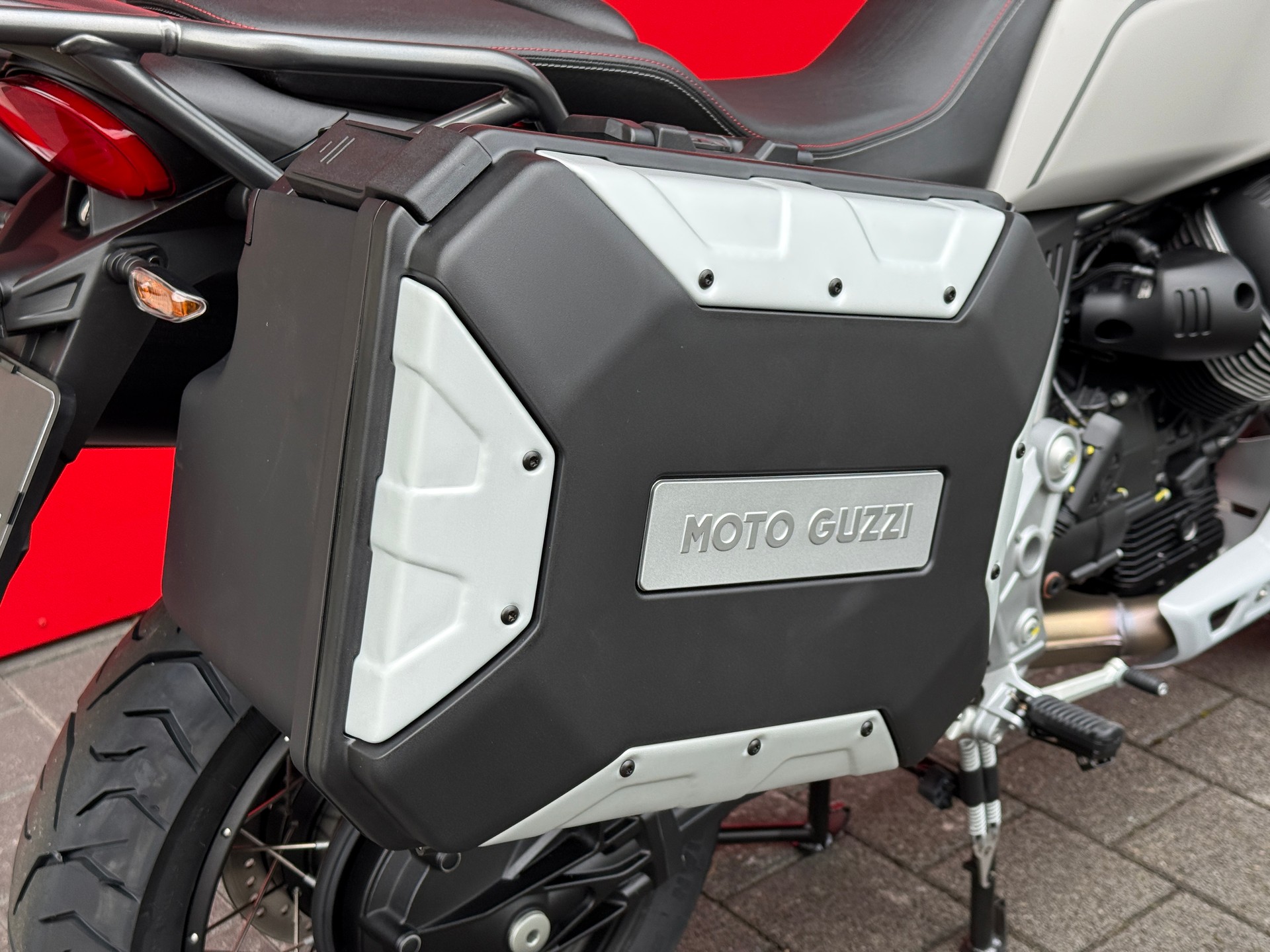 MOTO GUZZI V85 TT Travel Pack-image-10