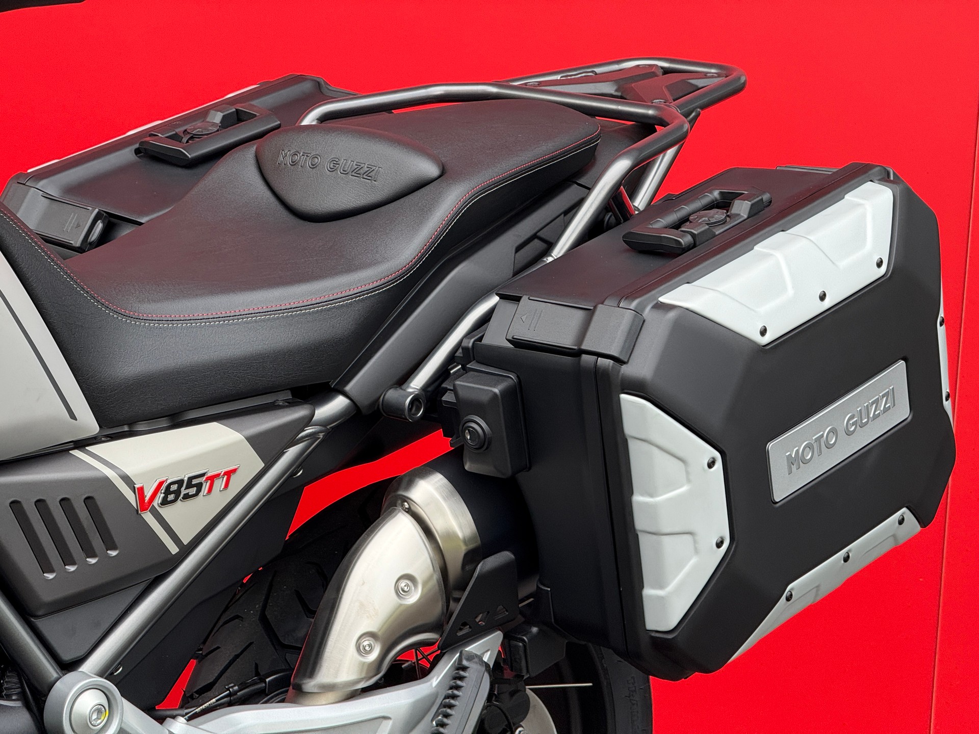 MOTO GUZZI V85 TT Travel Pack-image-4
