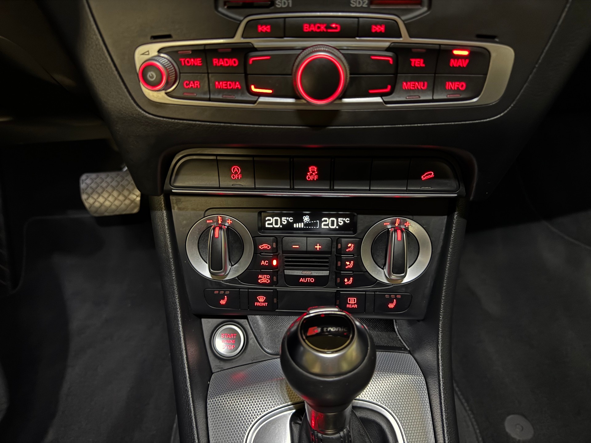 AUDI Q3 2.0 TFSI quattro S-tronic-image-29