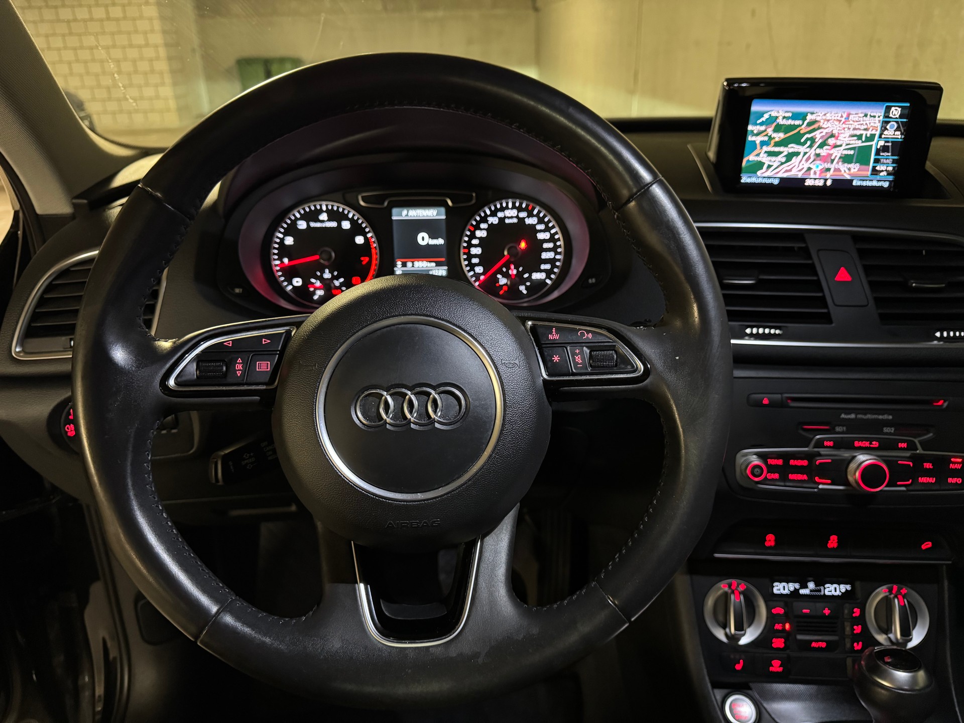 AUDI Q3 2.0 TFSI quattro S-tronic-image-28