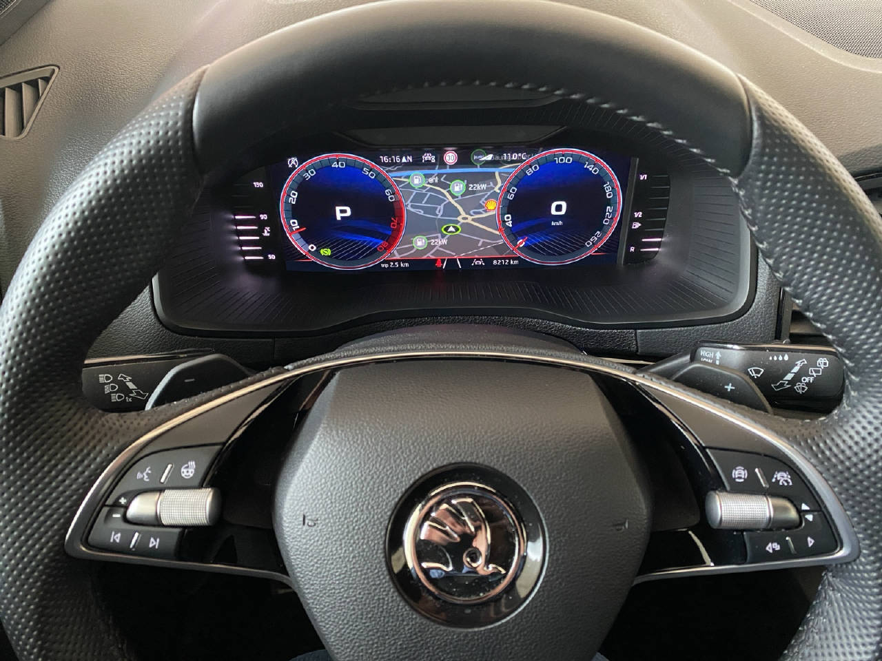 SKODA Karoq 1.5 TSI SportLine DSG-image-11