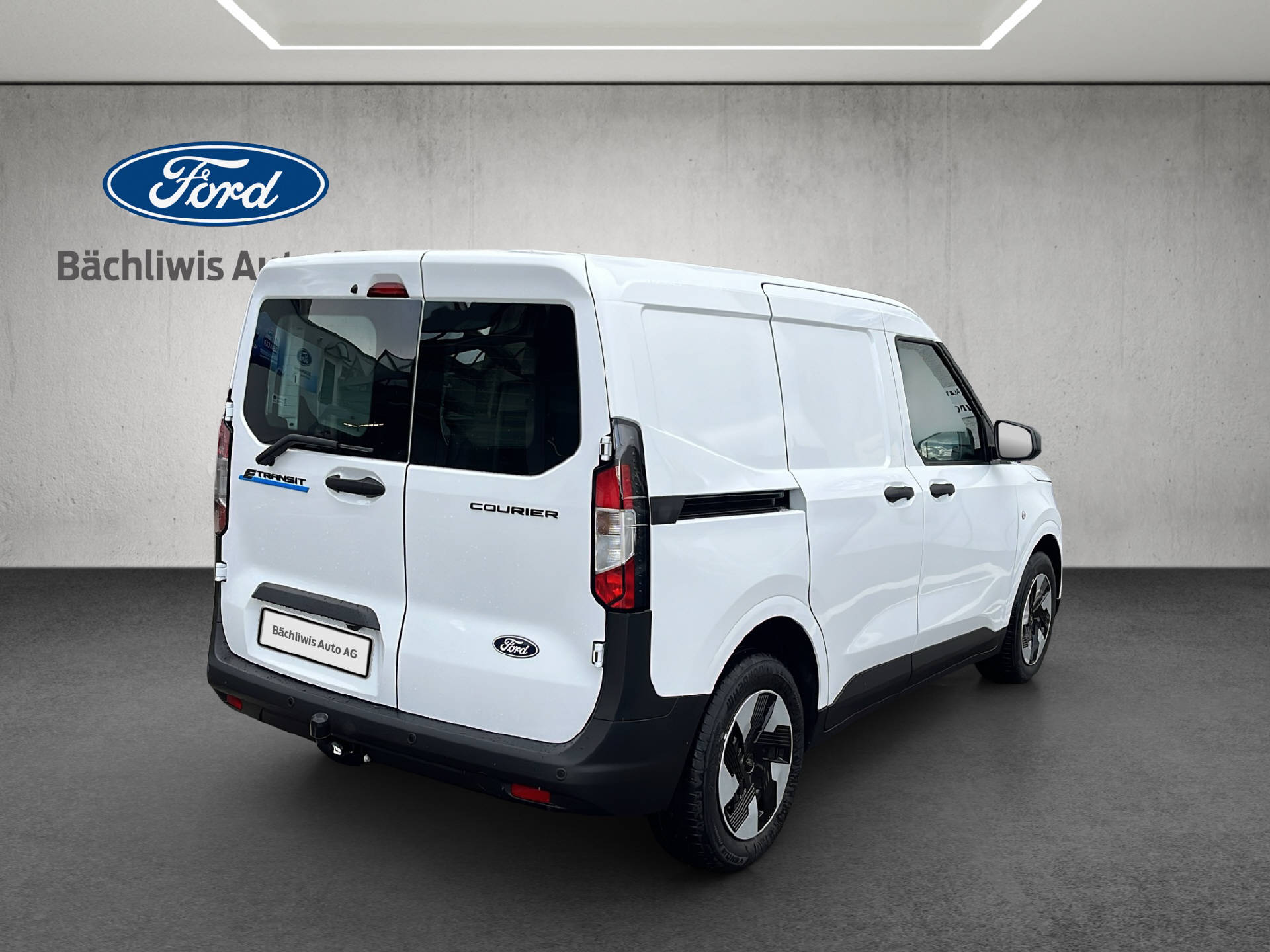 FORD E-Transit Courier Van Trend-image-4