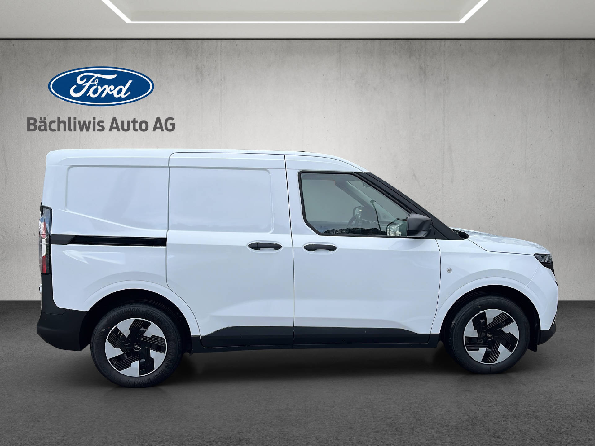 FORD E-Transit Courier Van Trend-image-5