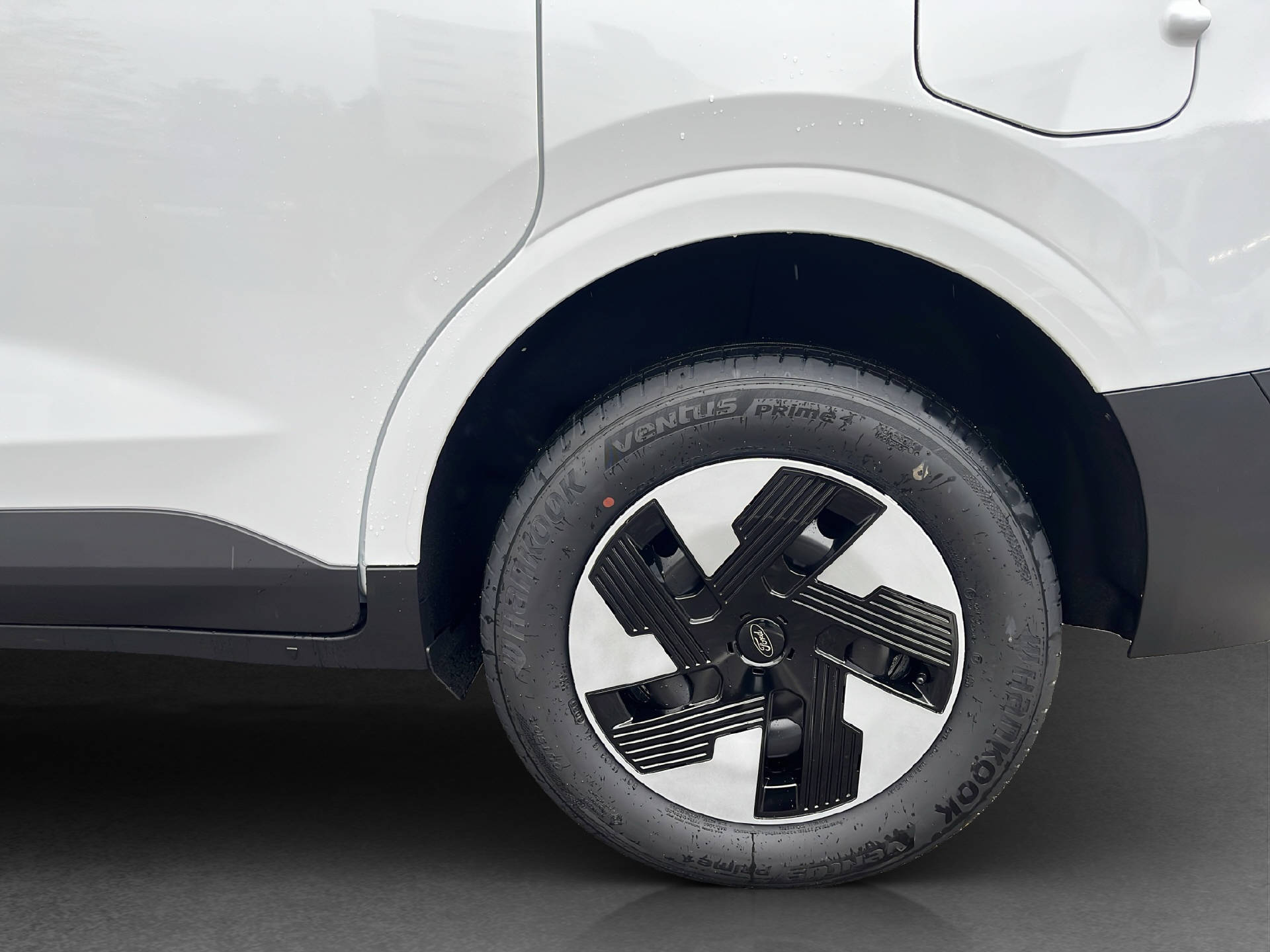 FORD E-Transit Courier Van Trend-image-25