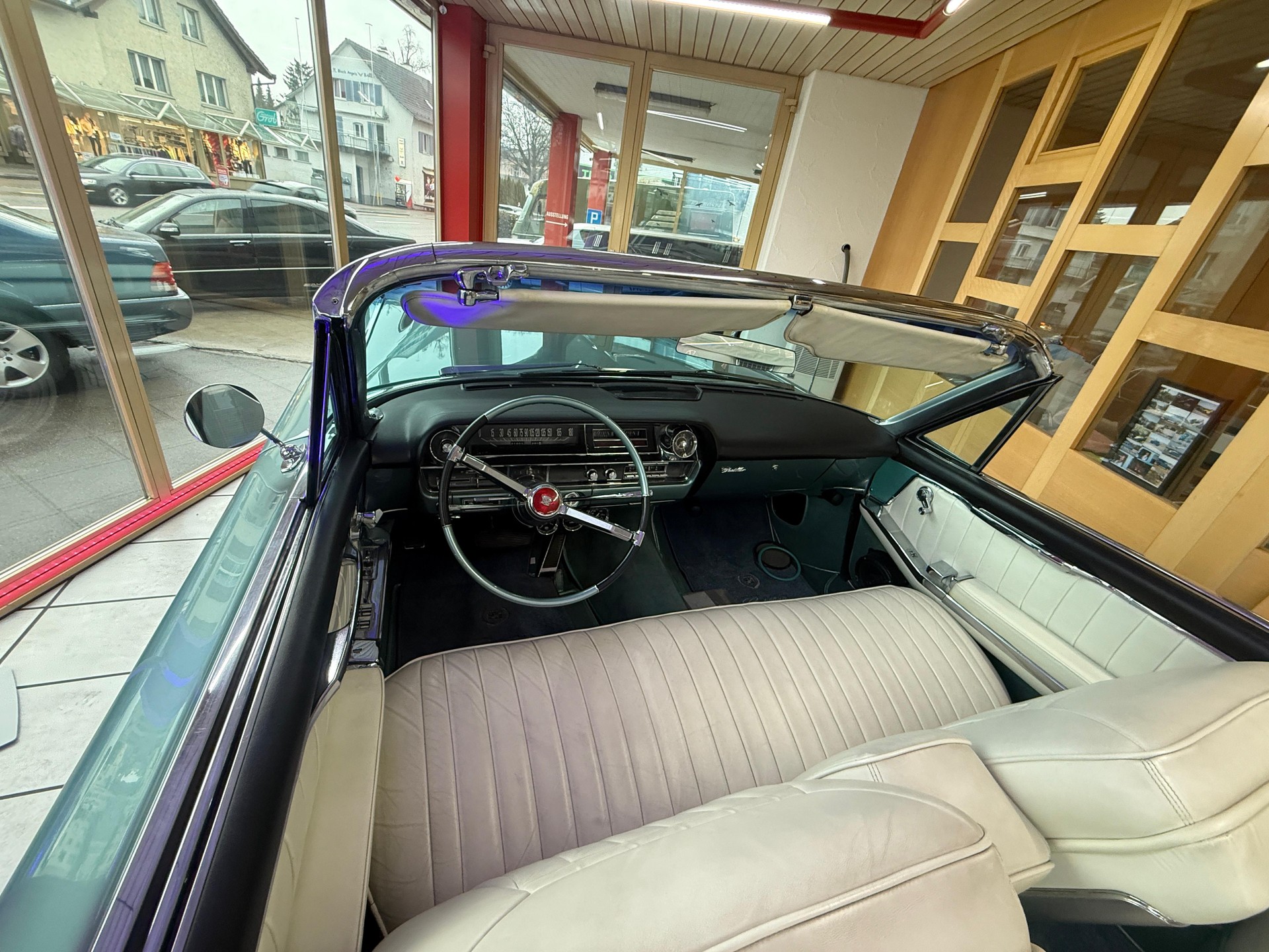 CADILLAC ELDORADO-showroom-element-3