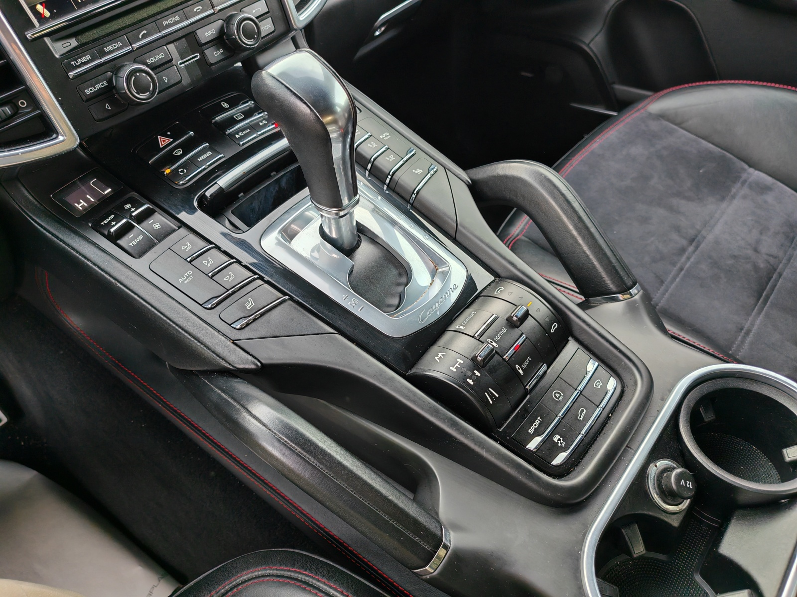 PORSCHE Cayenne GTS [Expertise du jour + Garantie 12 mois + Service & Immat. Offerts]-image-11