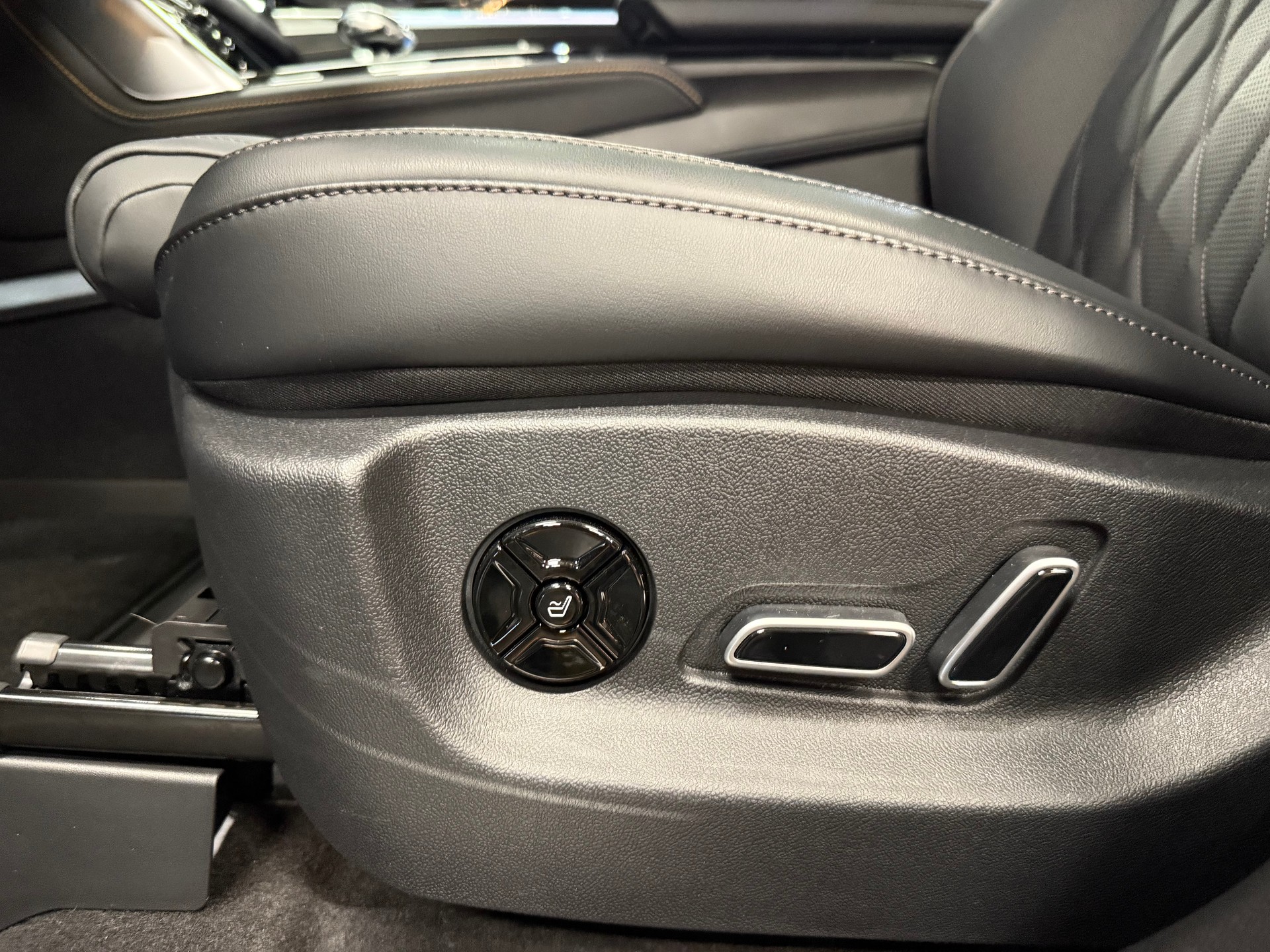 BYD TANG FLAGSHIP 7 Pl. 4x4-image-21