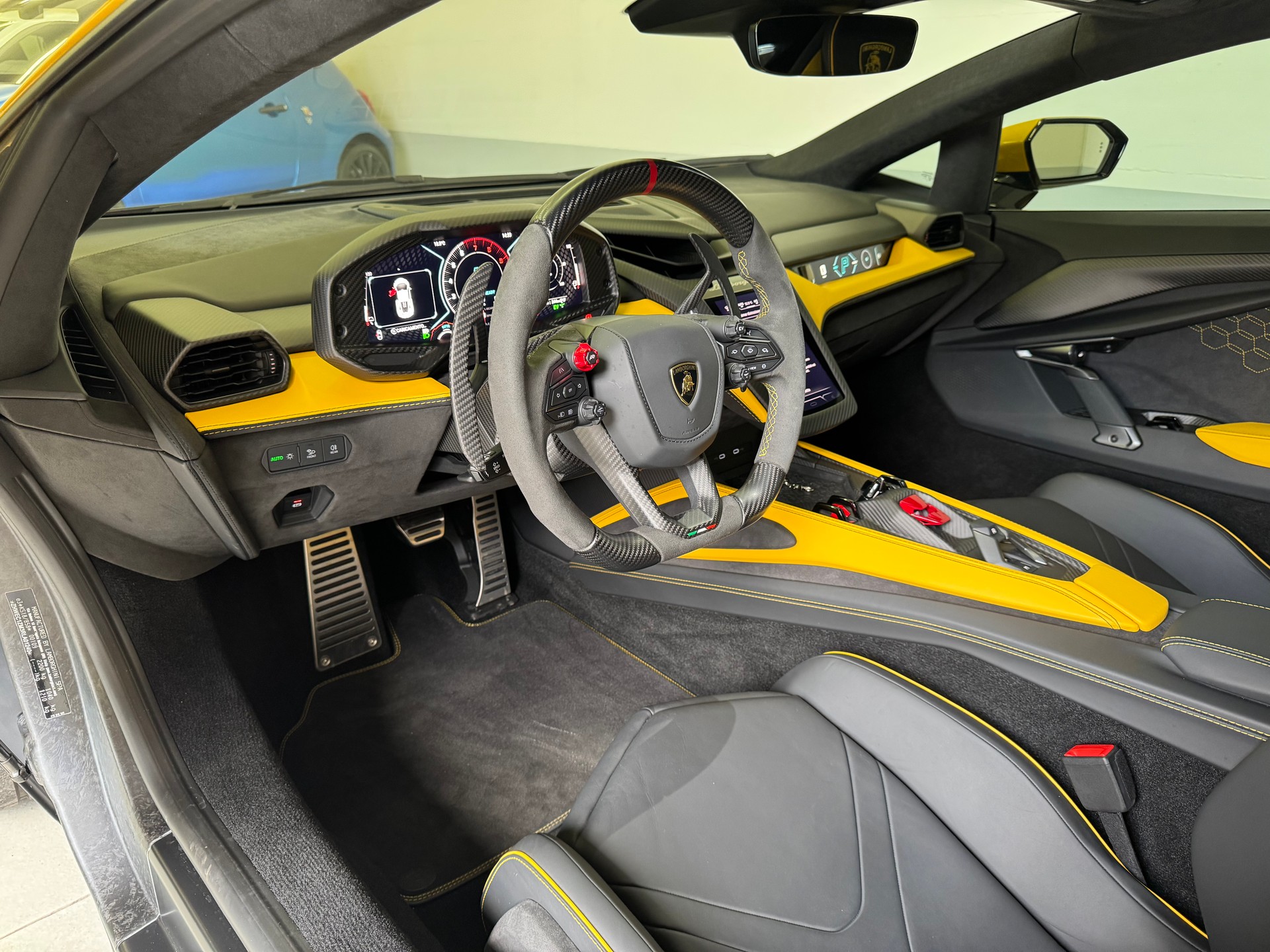 LAMBORGHINI Revuelto HPEV ## Auto CH 🇨🇭-image-9
