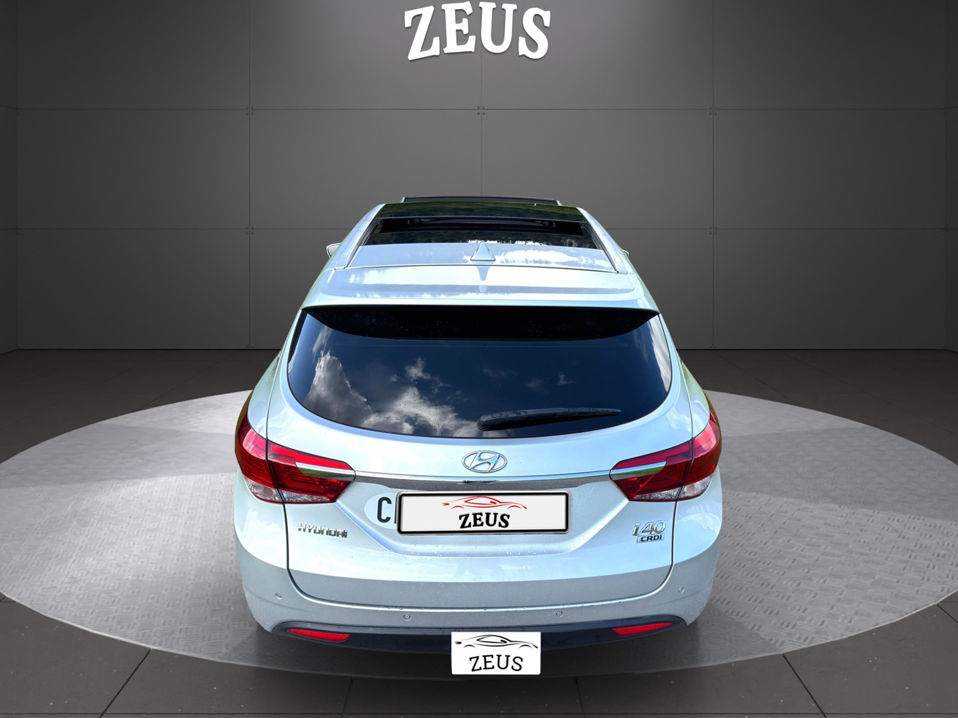 HYUNDAI i40 Wagon 1.7 CRDI Vertex Automatic-image-6
