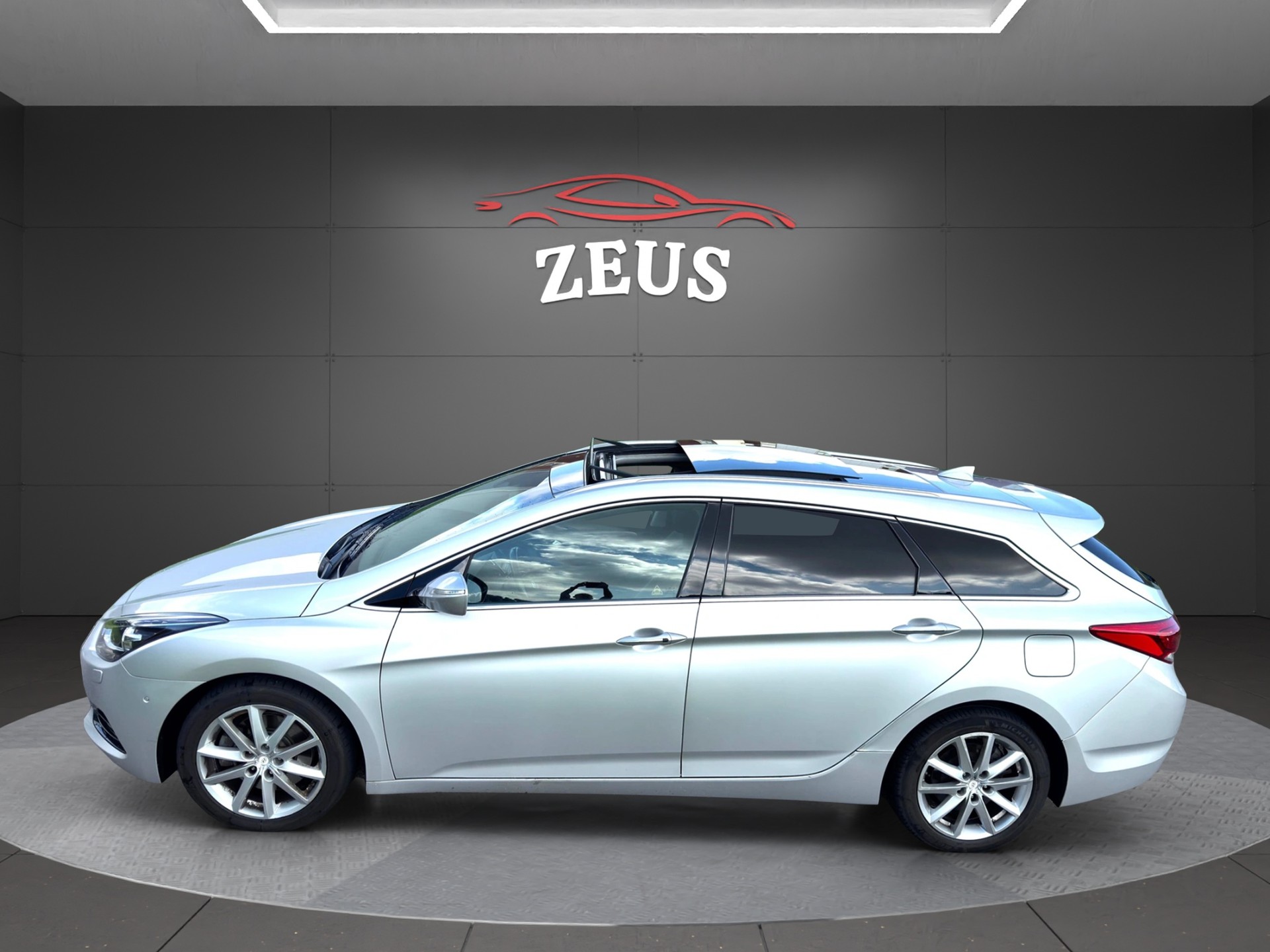 HYUNDAI i40 Wagon 1.7 CRDI Vertex Automatic-showroom-element-2