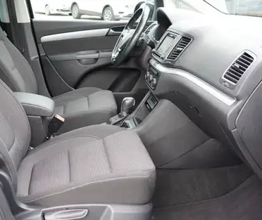 VW Sharan 2.0 TDI BMT Family DSG – 7-Plätzer mit Panorama-Schiebedach, Soft-Close & integrierten Kindersitzen-image-9