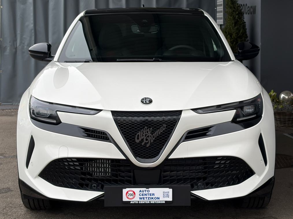 ALFA ROMEO Junior 1.2 48V Hybrid Q4 Pack Tech Sky